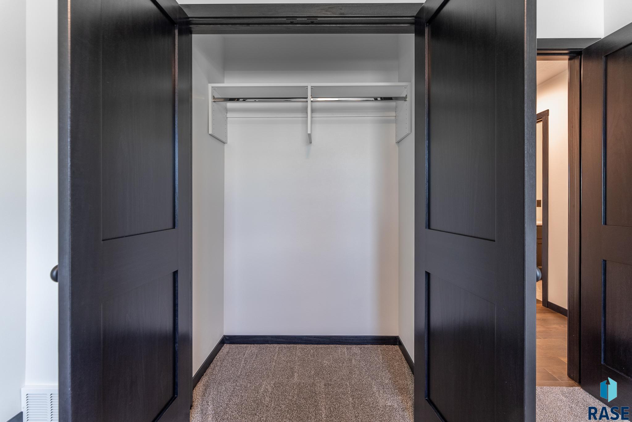 Harrisburg, South Dakota 57032, United States, 5 Bedrooms Bedrooms, ,3 BathroomsBathrooms,Residential,Active,169312