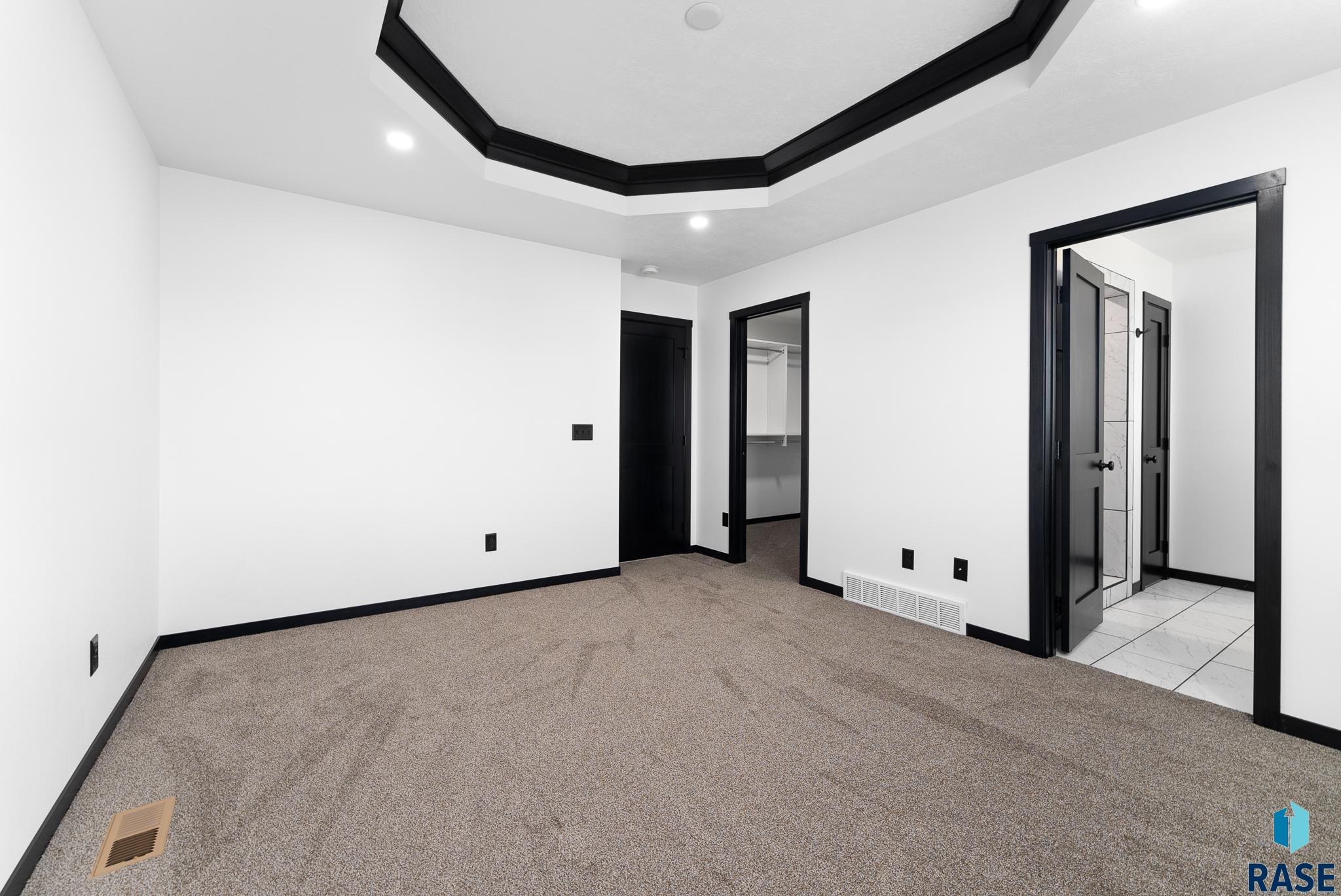 Harrisburg, South Dakota 57032, United States, 5 Bedrooms Bedrooms, ,3 BathroomsBathrooms,Residential,Active,169312