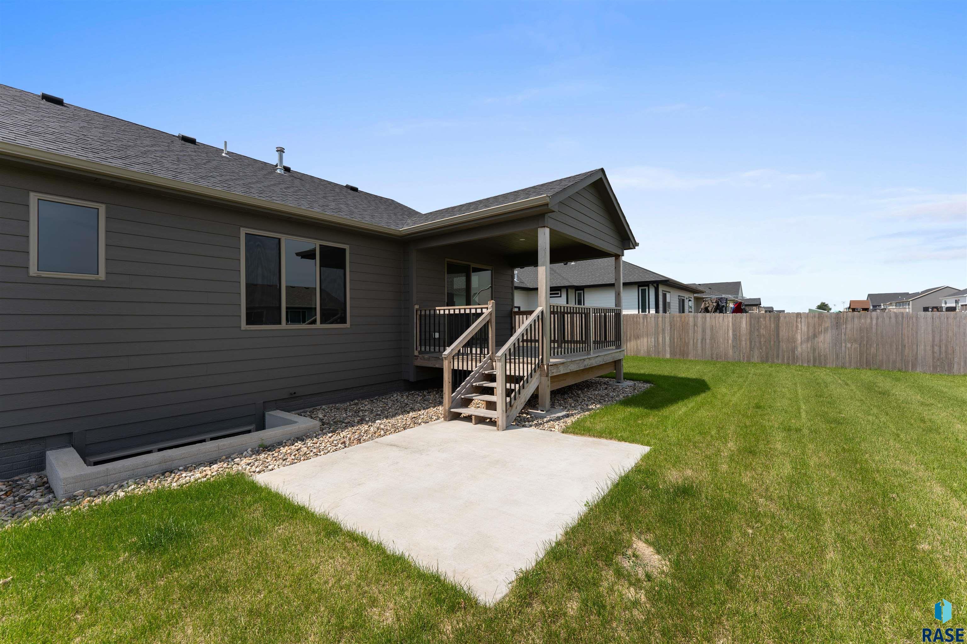 Harrisburg, South Dakota 57032, United States, 5 Bedrooms Bedrooms, ,3 BathroomsBathrooms,Residential,Active,169312