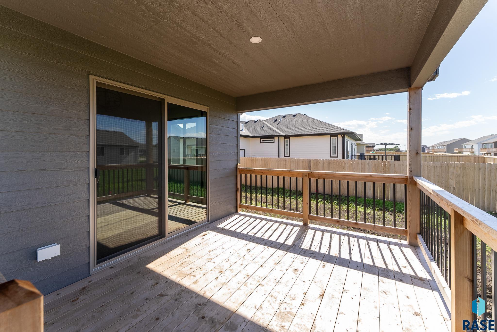 Harrisburg, South Dakota 57032, United States, 5 Bedrooms Bedrooms, ,3 BathroomsBathrooms,Residential,Active,169312