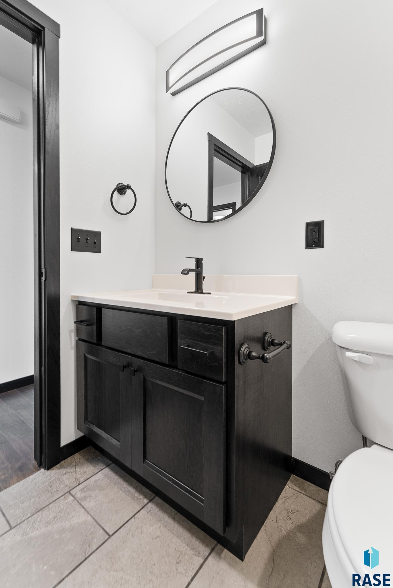 Harrisburg, South Dakota 57032, United States, 5 Bedrooms Bedrooms, ,3 BathroomsBathrooms,Residential,Active,169312