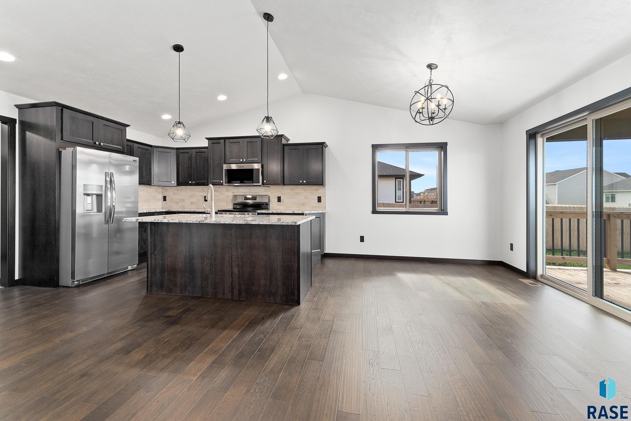 Harrisburg, South Dakota 57032, United States, 5 Bedrooms Bedrooms, ,3 BathroomsBathrooms,Residential,Active,169312