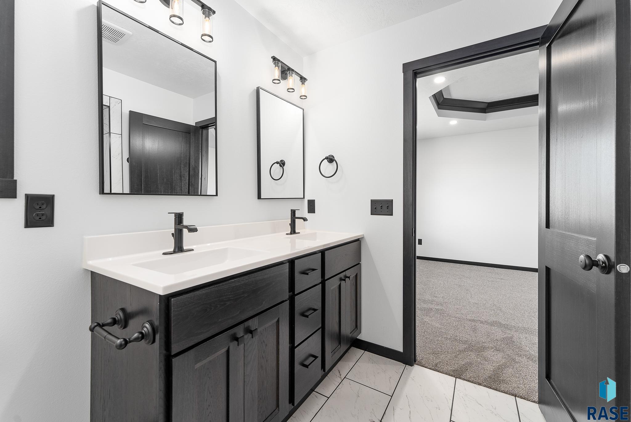 Harrisburg, South Dakota 57032, United States, 5 Bedrooms Bedrooms, ,3 BathroomsBathrooms,Residential,Active,169312