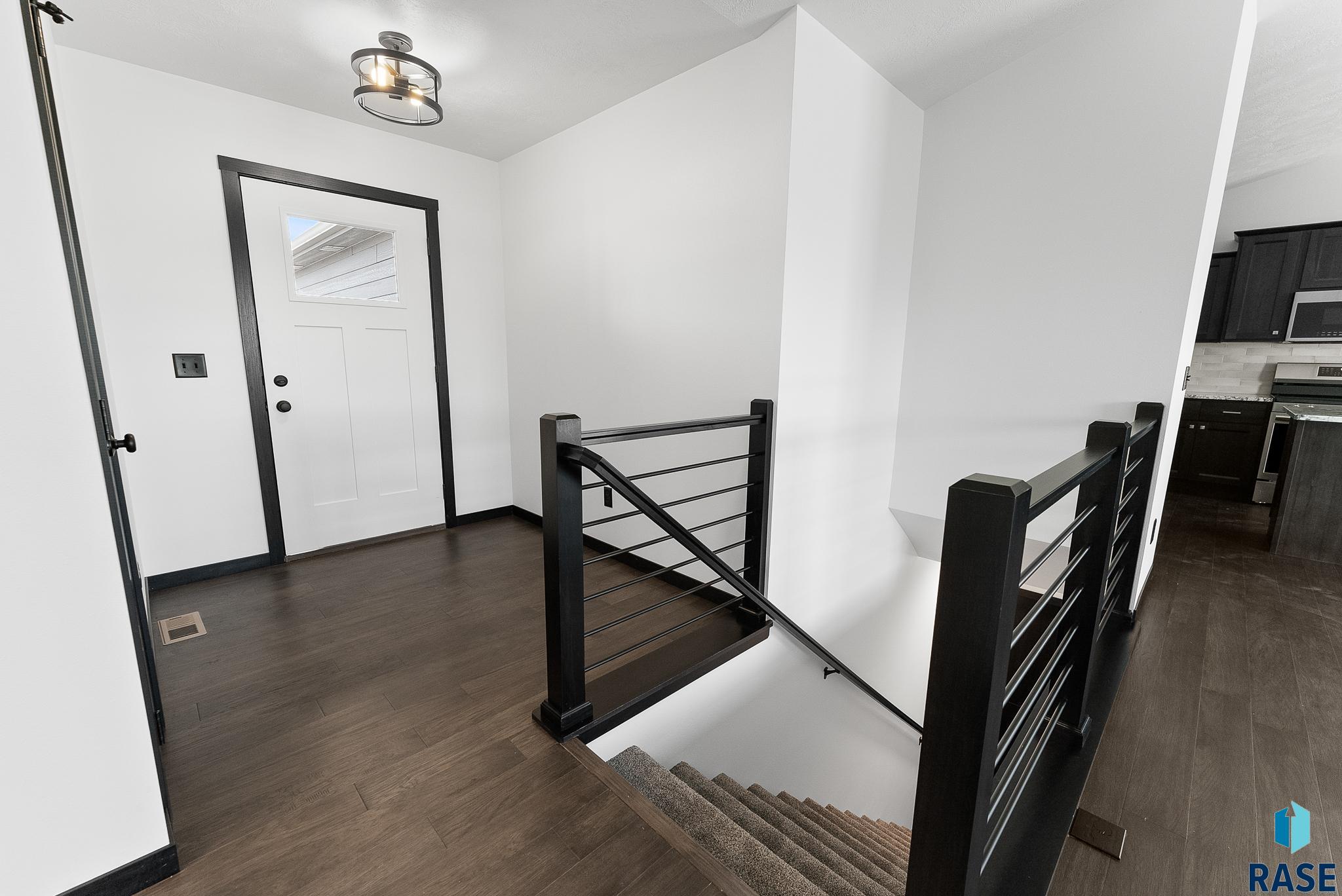 Harrisburg, South Dakota 57032, United States, 5 Bedrooms Bedrooms, ,3 BathroomsBathrooms,Residential,Active,169312