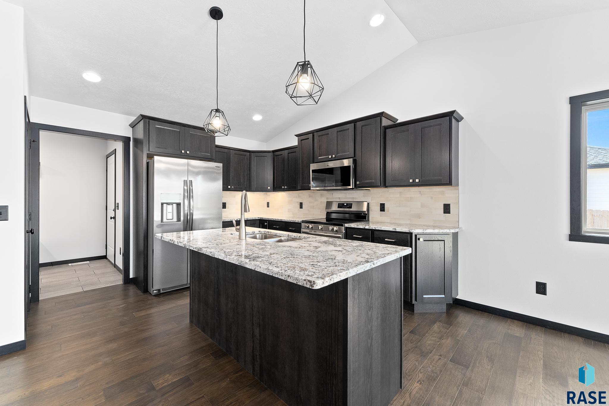 Harrisburg, South Dakota 57032, United States, 5 Bedrooms Bedrooms, ,3 BathroomsBathrooms,Residential,Active,169312