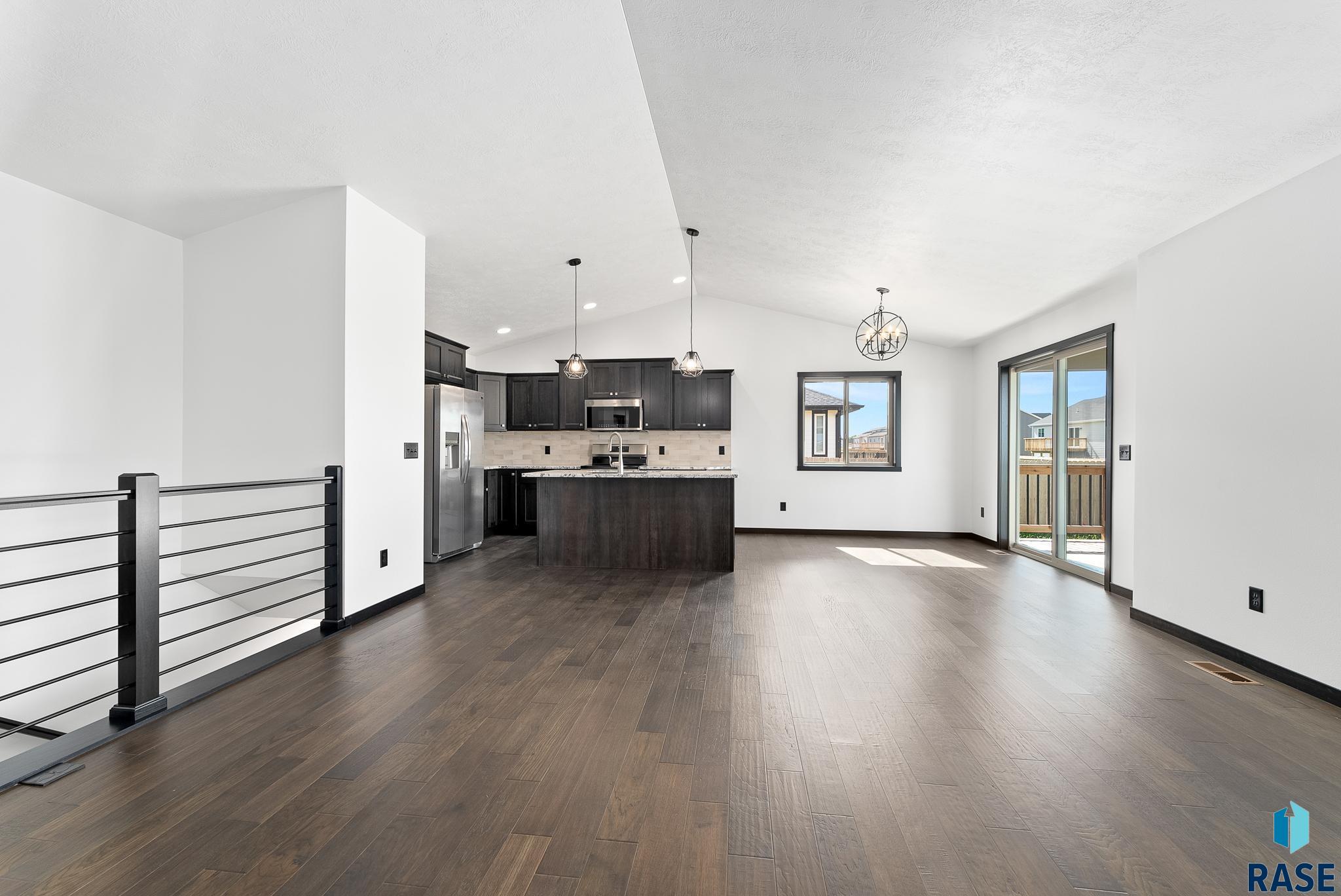 Harrisburg, South Dakota 57032, United States, 5 Bedrooms Bedrooms, ,3 BathroomsBathrooms,Residential,Active,169312