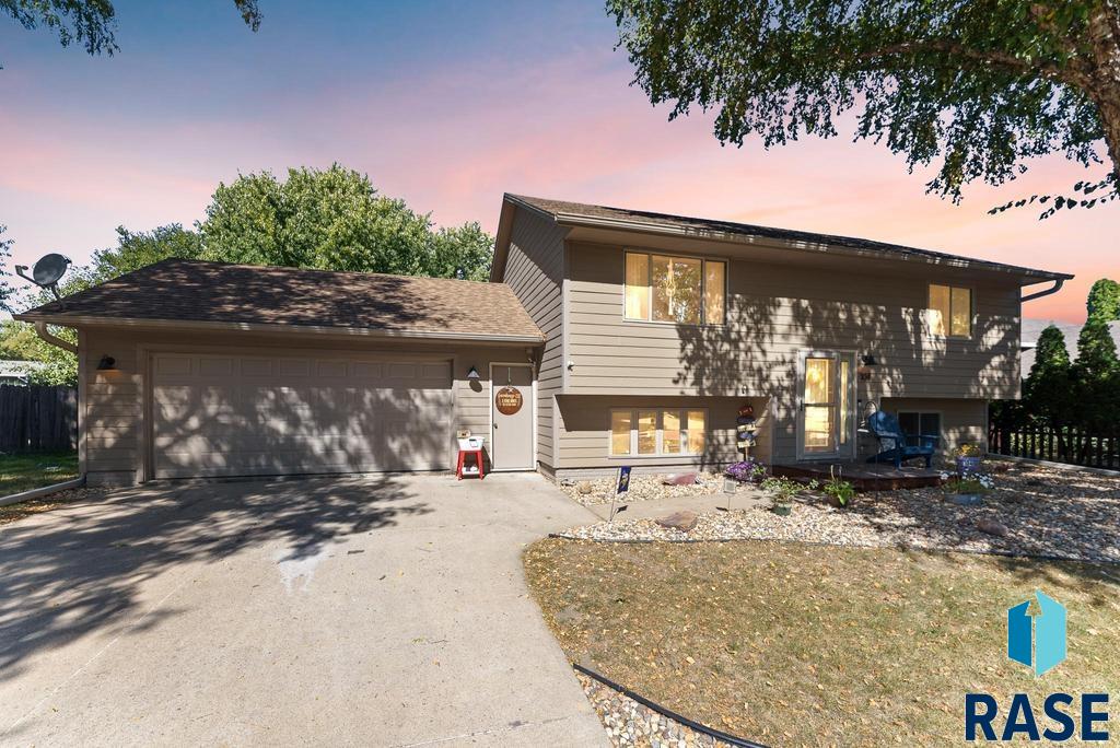 104 W Birchwood Dr Drive, Brandon, South Dakota image 1