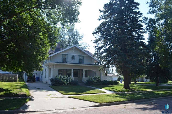 Photo 1 of 38 — 500 Canyon Ave, Garretson, SD 57030