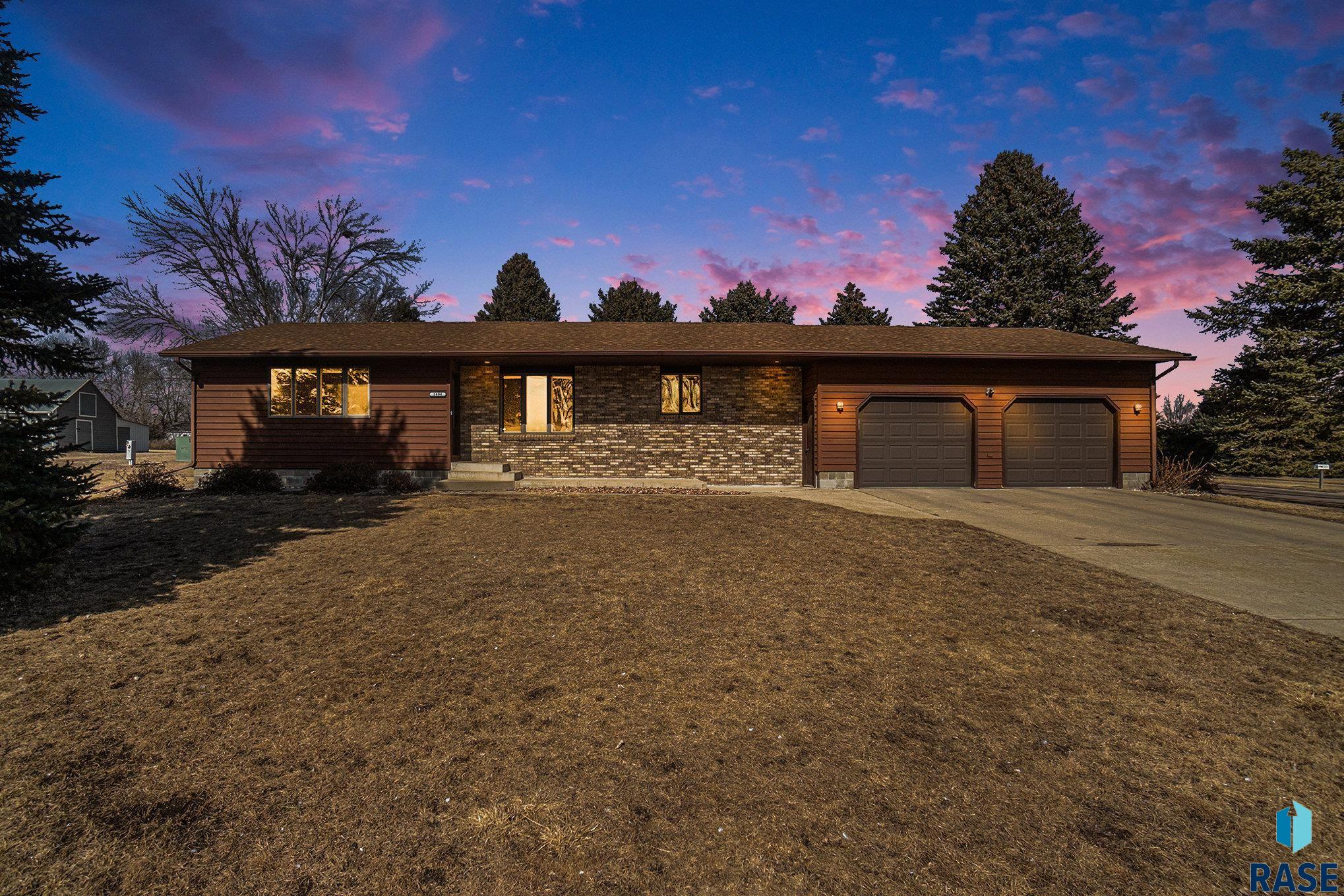1404 SW 1st St Street, Madison, South Dakota image 1