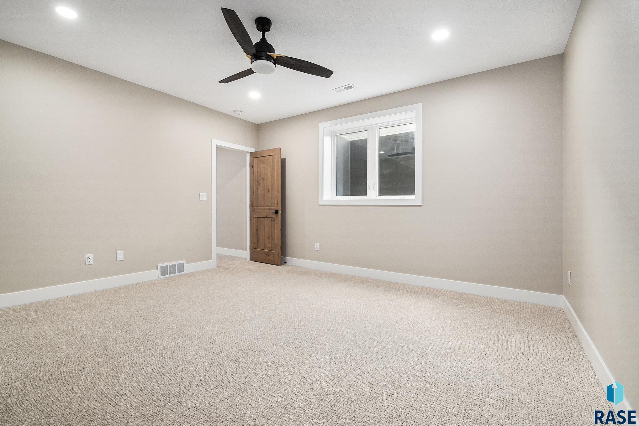 429 Andrew Ave Avenue #A, Harrisburg, New Jersey image 38