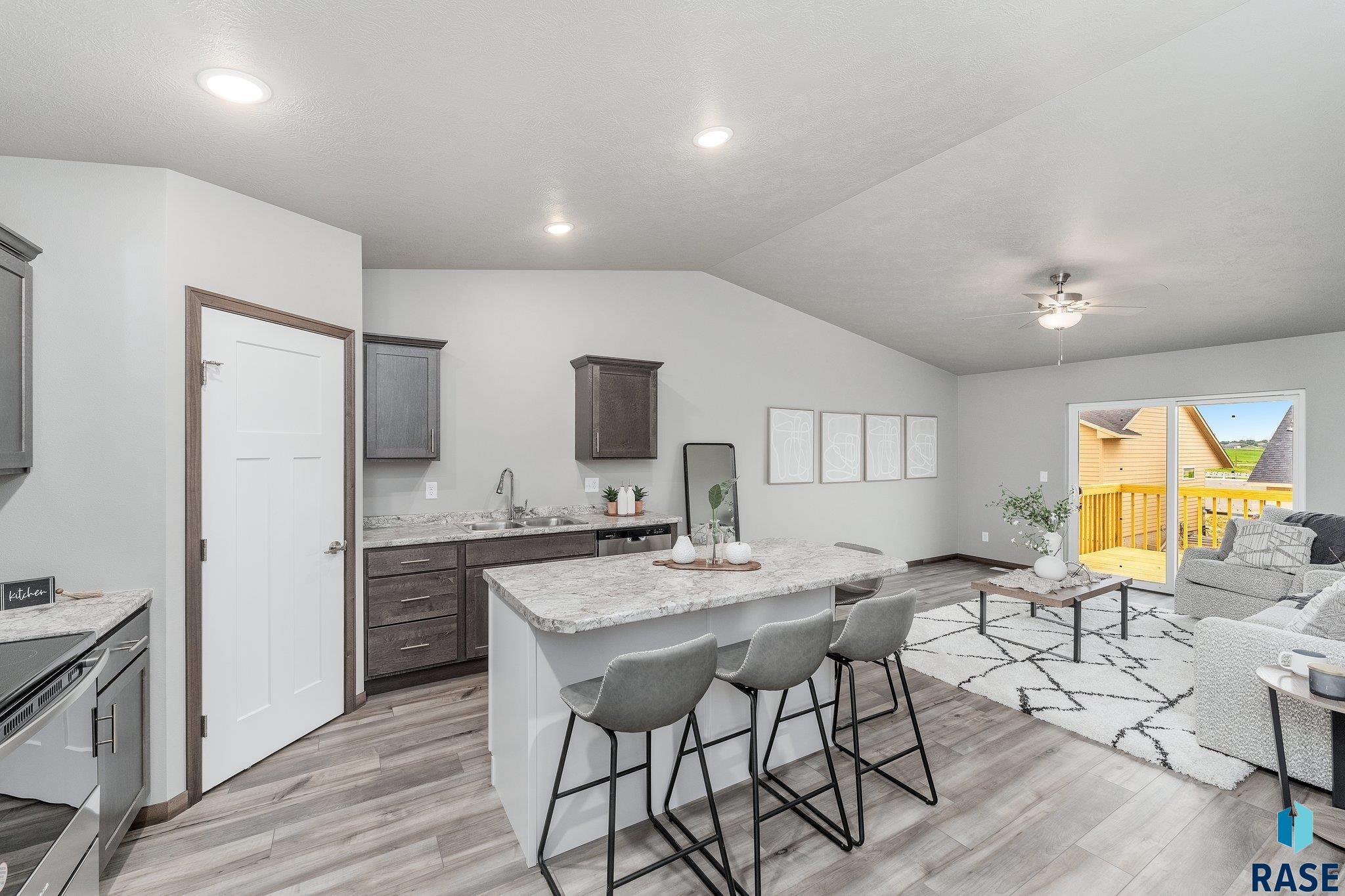 1901 N Tina Dr Drive, Sioux Falls, South Dakota image 12