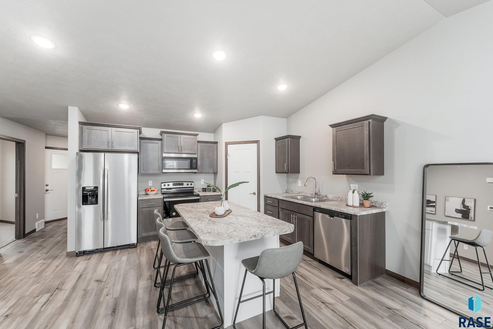 1901 N Tina Dr Drive, Sioux Falls, South Dakota image 13