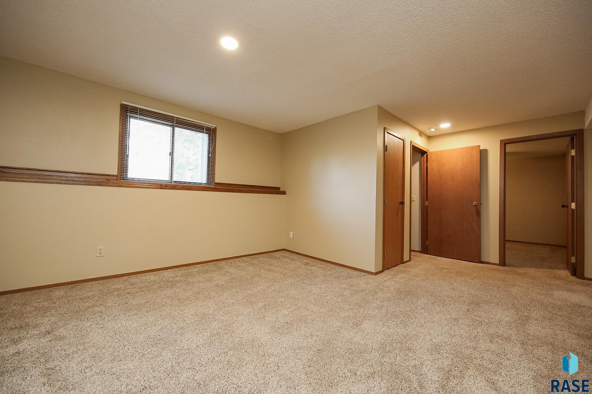 2212 S Melanie Ln Lane, Sioux Falls, New Jersey image 15