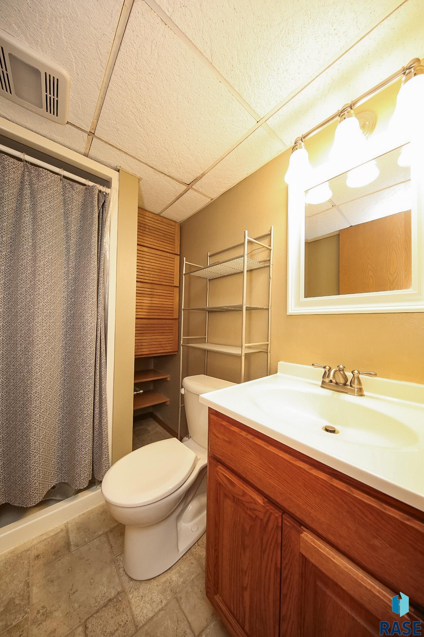 2212 S Melanie Ln Lane, Sioux Falls, New Jersey image 24