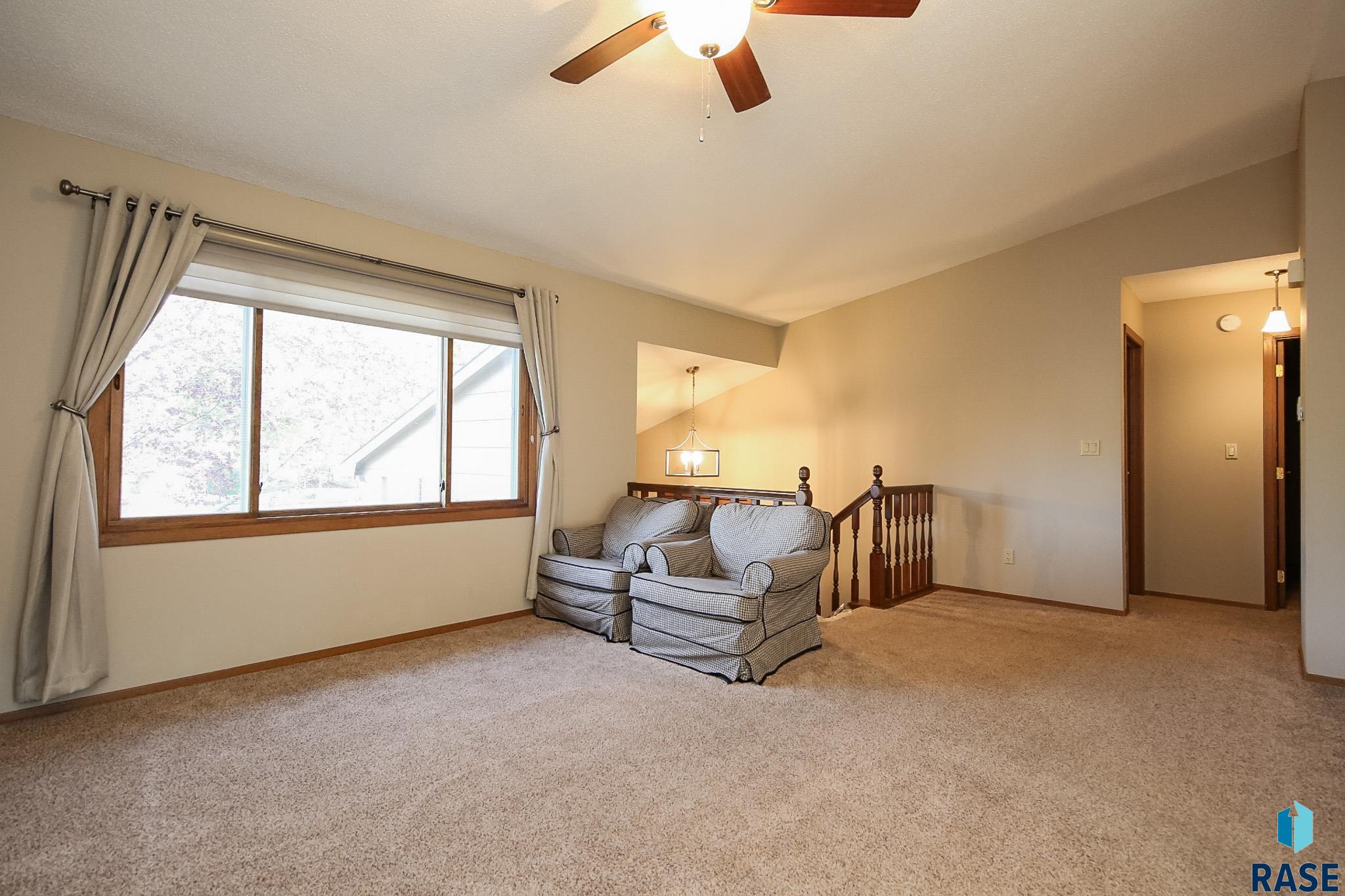 2212 S Melanie Ln Lane, Sioux Falls, New Jersey image 3