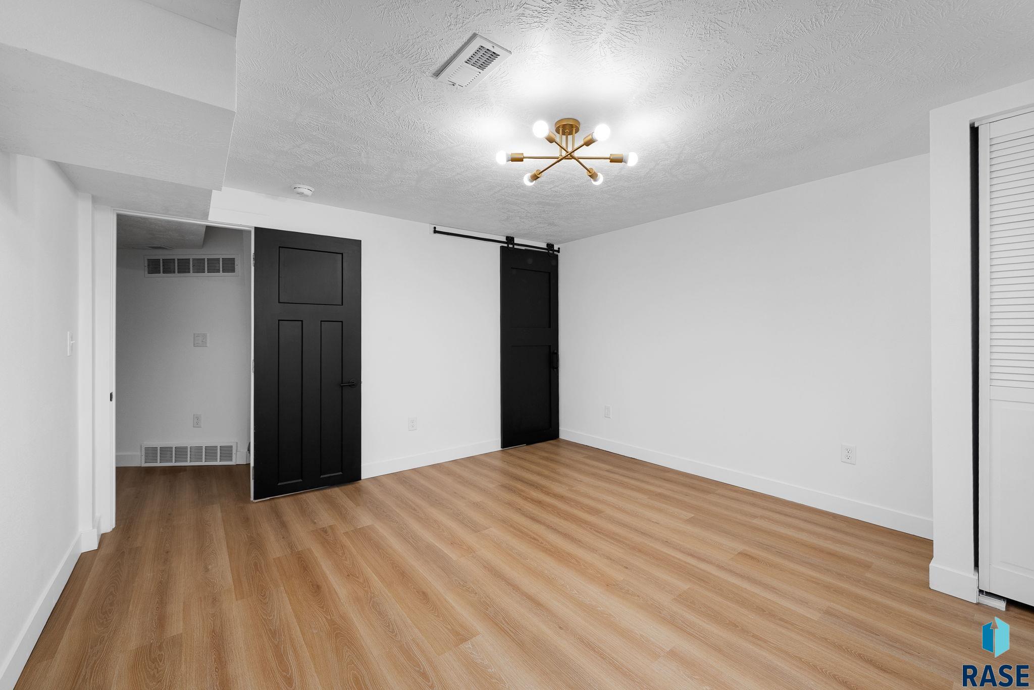 1804 S Holly Ave Avenue, Sioux Falls, New Jersey image 29