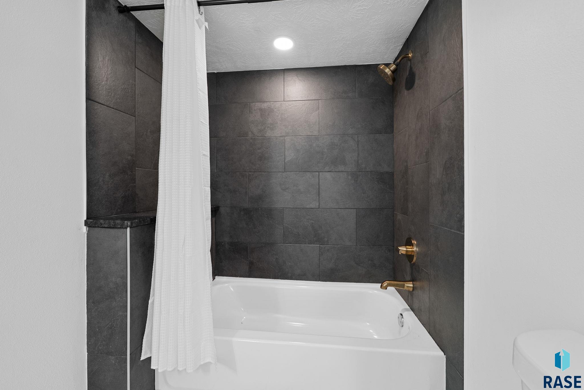 1804 S Holly Ave Avenue, Sioux Falls, New Jersey image 25