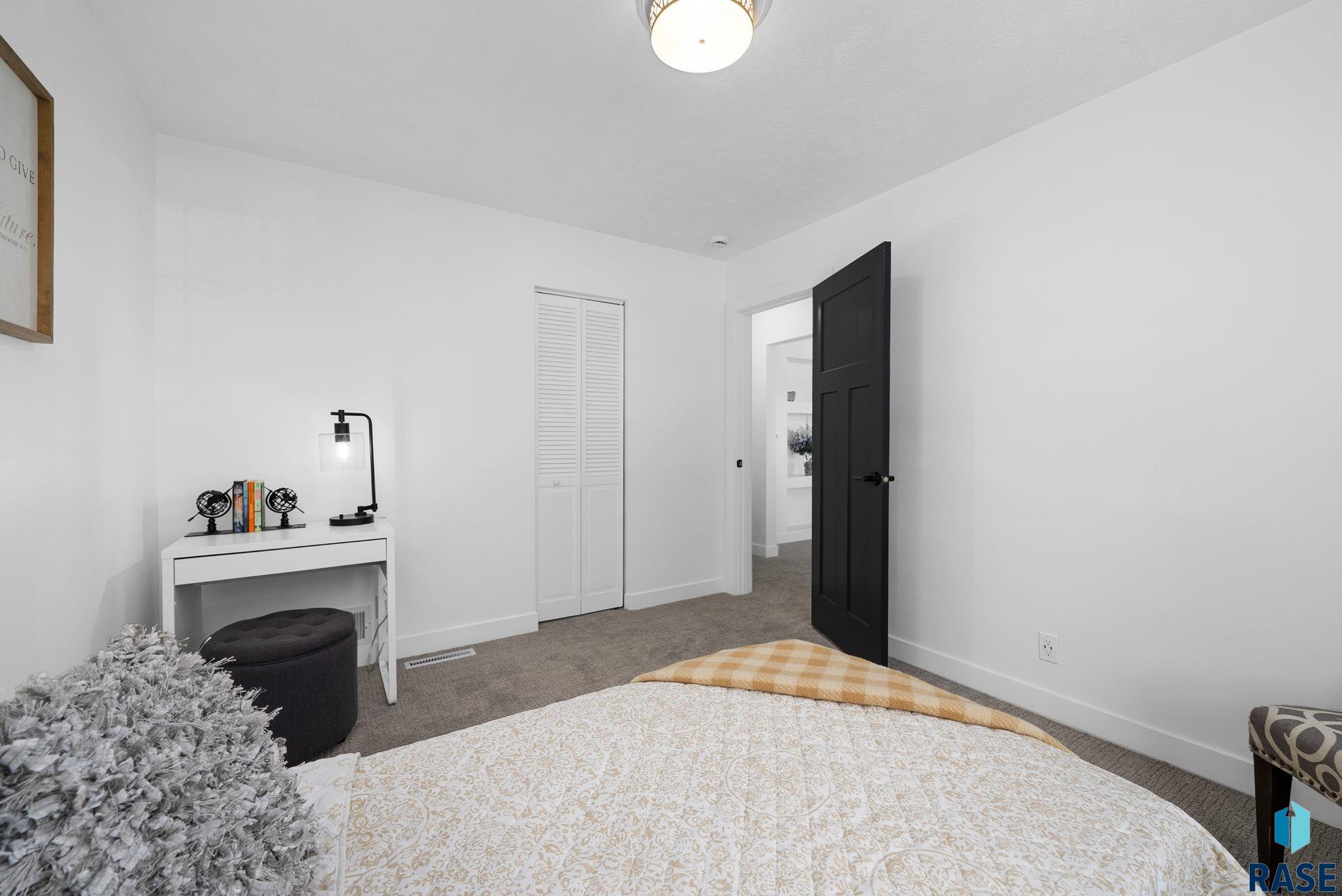 1804 S Holly Ave Avenue, Sioux Falls, New Jersey image 16