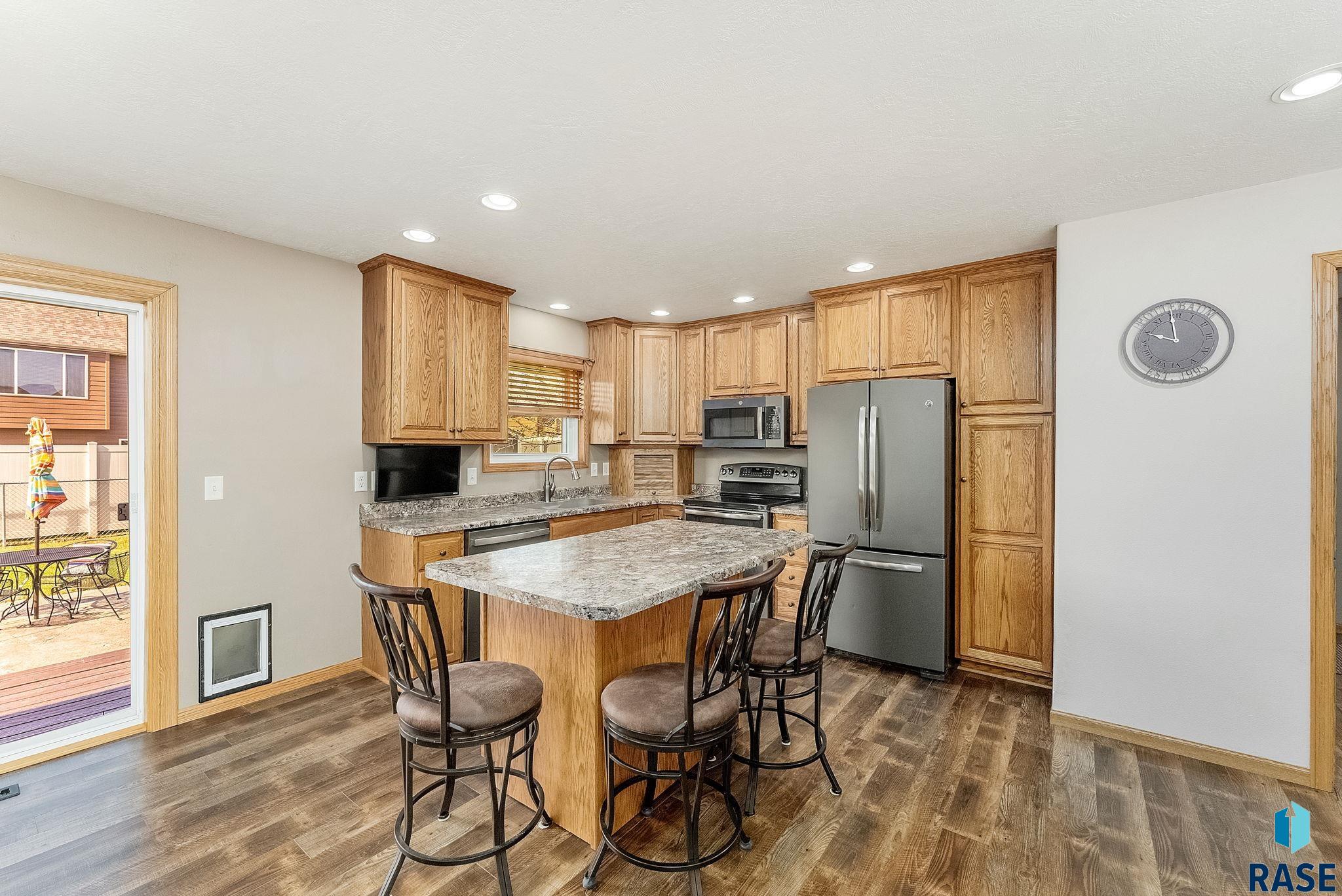305 W Hackberry St Street, Brandon, New Jersey image 3
