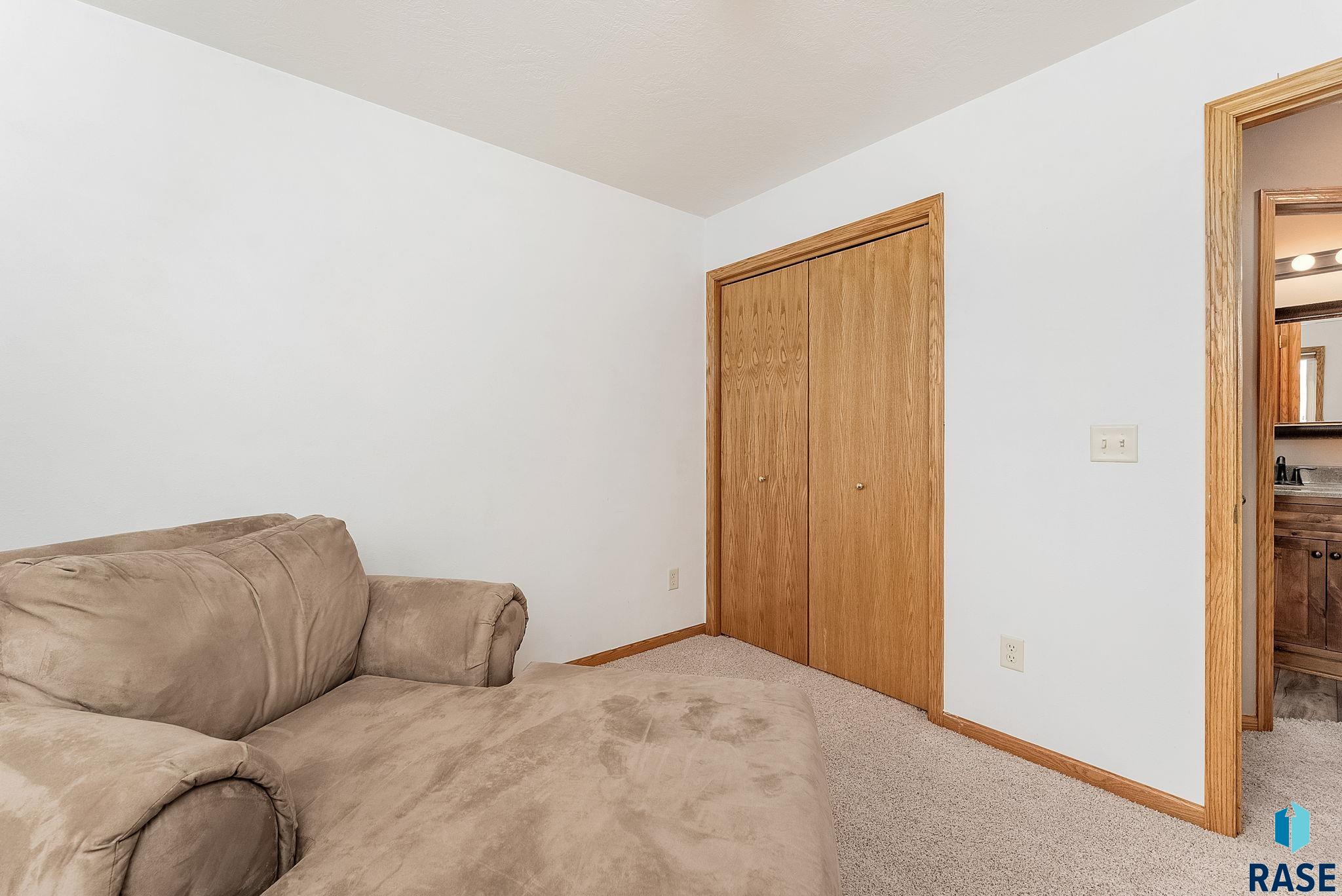 305 W Hackberry St Street, Brandon, New Jersey image 16
