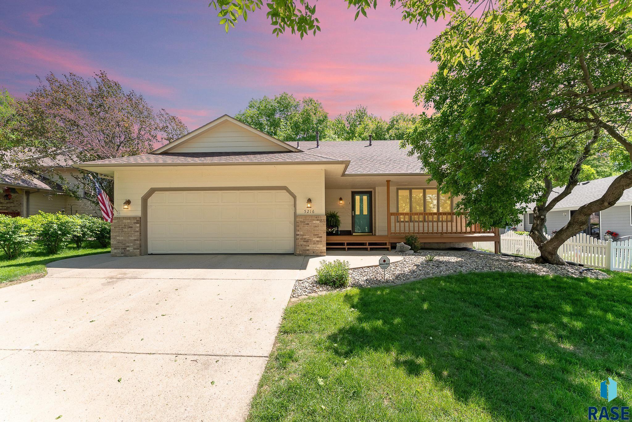 5216 E Fernwood Dr Drive, Sioux Falls, South Dakota image 1