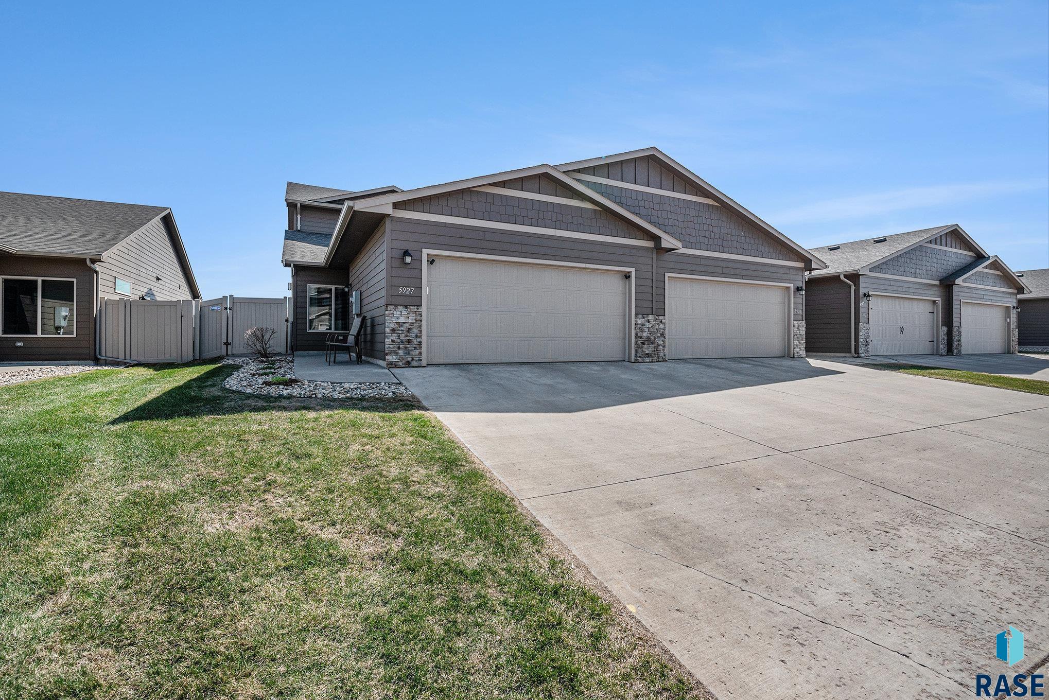 5927 S Bounty Pl Place, Sioux Falls, New Jersey image 1