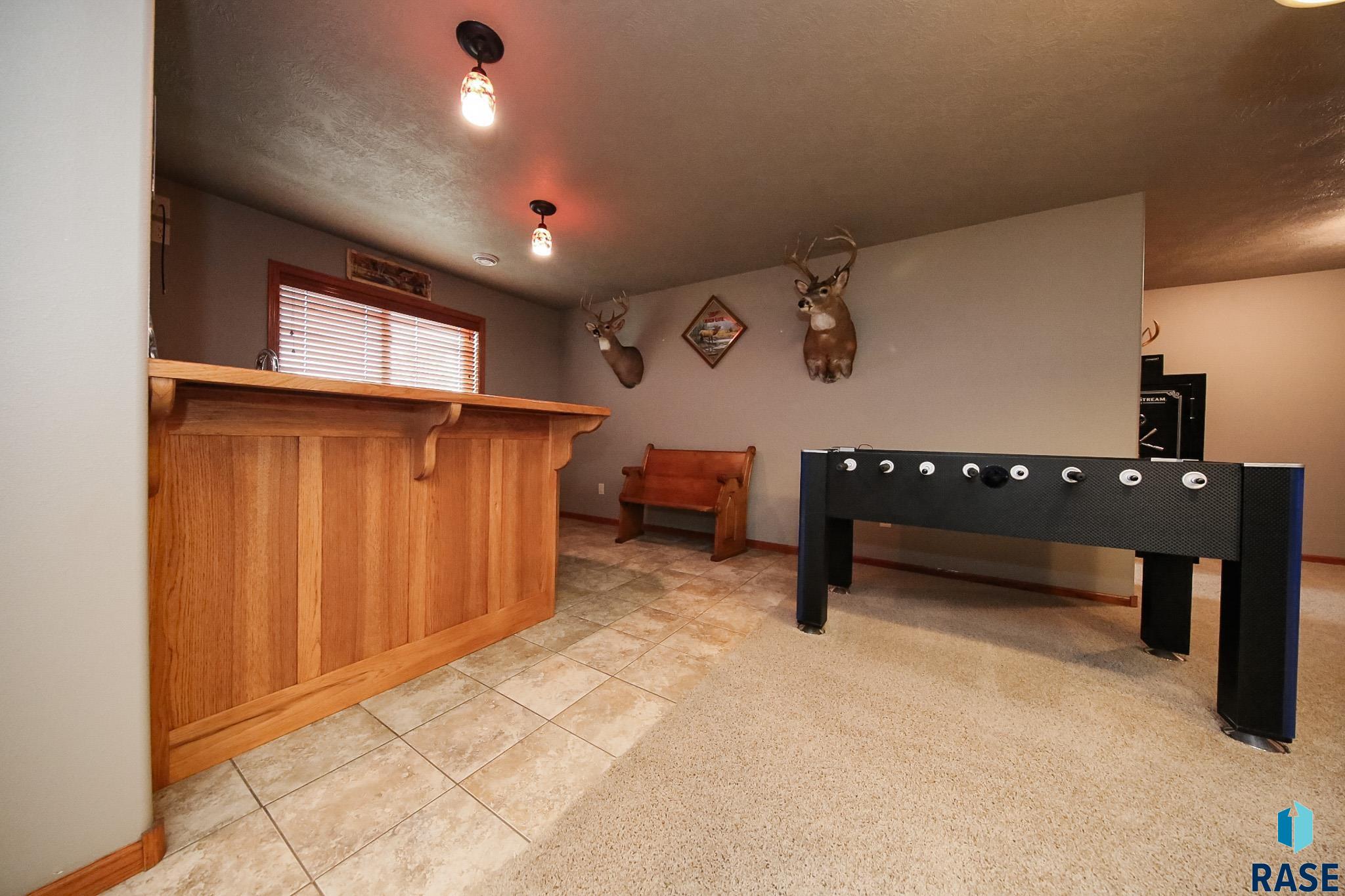 Sioux Falls, South Dakota 57106, United States, 5 Bedrooms Bedrooms, ,3 BathroomsBathrooms,Residential,Active,184731