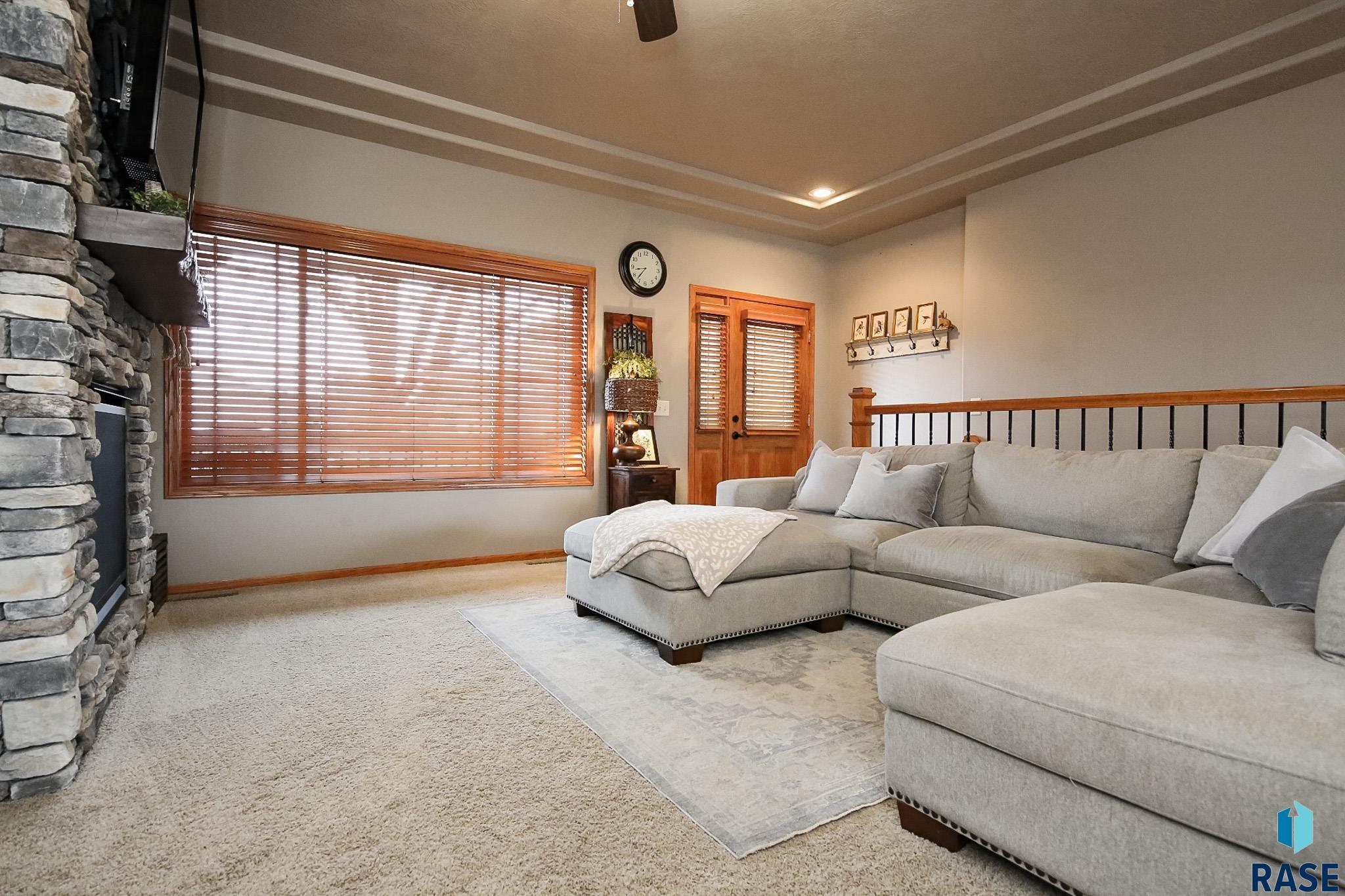 Sioux Falls, South Dakota 57106, United States, 5 Bedrooms Bedrooms, ,3 BathroomsBathrooms,Residential,Active,184731