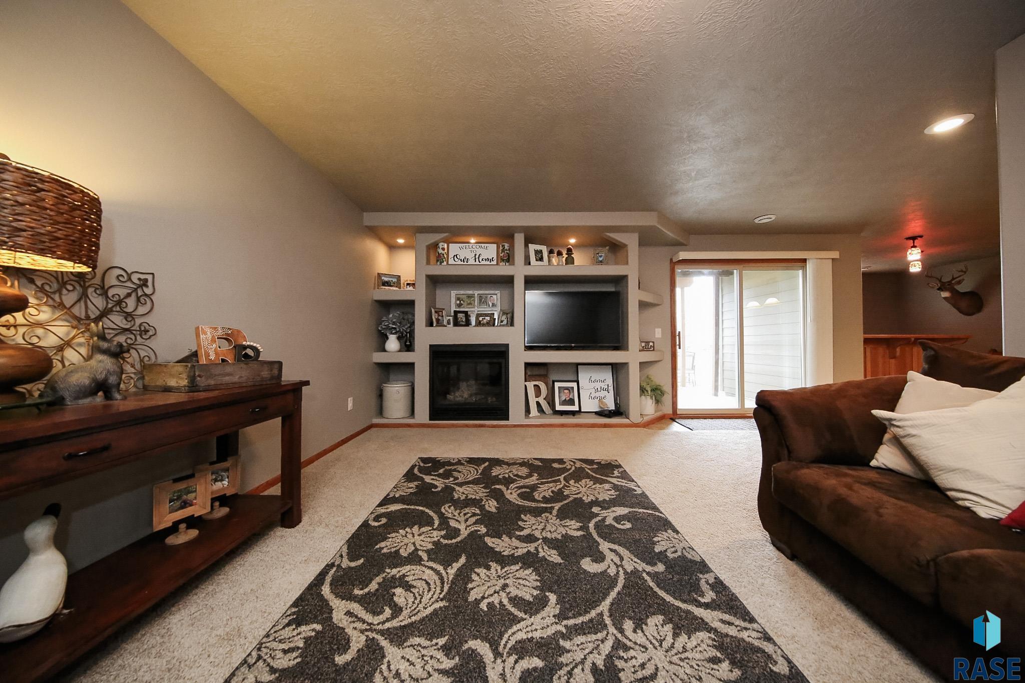 Sioux Falls, South Dakota 57106, United States, 5 Bedrooms Bedrooms, ,3 BathroomsBathrooms,Residential,Active,184731