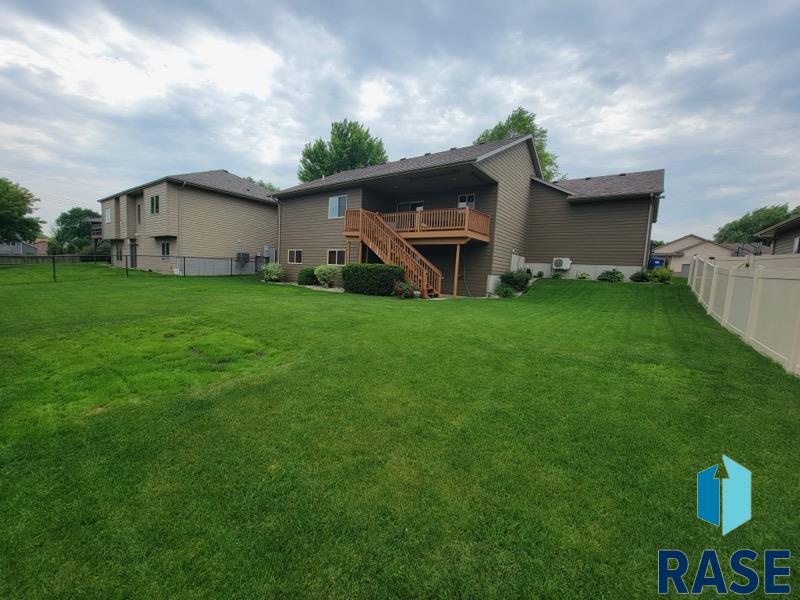 Sioux Falls, South Dakota 57106, United States, 5 Bedrooms Bedrooms, ,3 BathroomsBathrooms,Residential,Active,184731