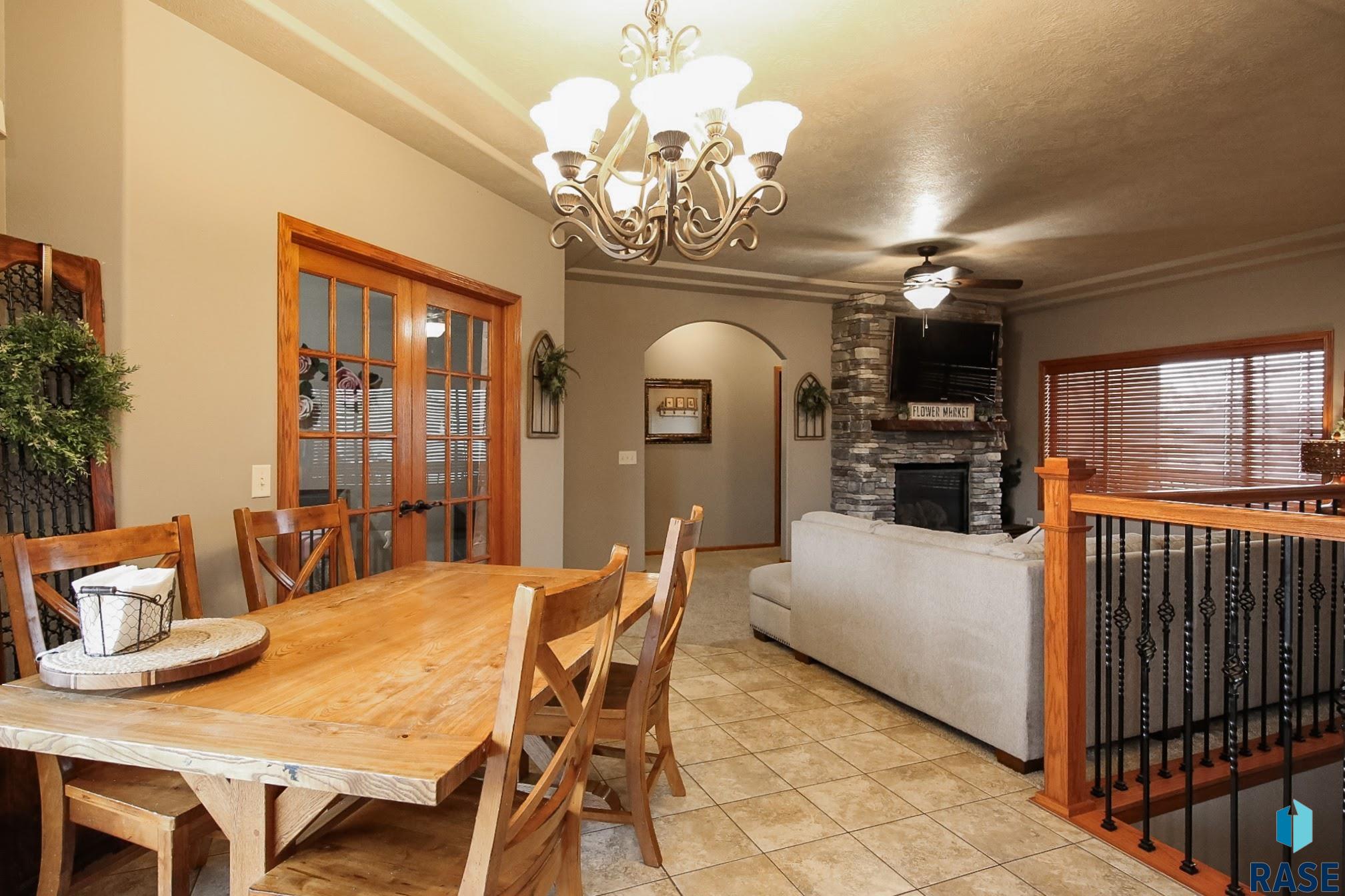 Sioux Falls, South Dakota 57106, United States, 5 Bedrooms Bedrooms, ,3 BathroomsBathrooms,Residential,Active,184731