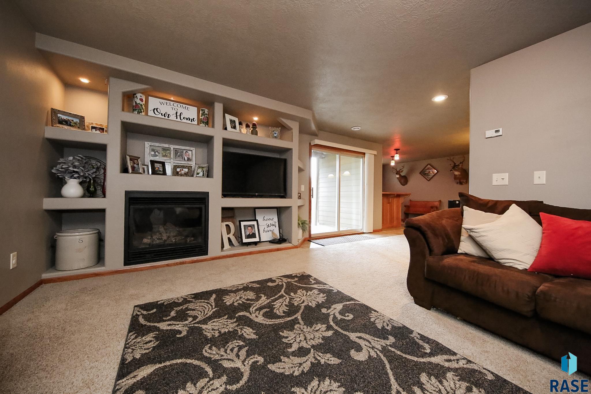 Sioux Falls, South Dakota 57106, United States, 5 Bedrooms Bedrooms, ,3 BathroomsBathrooms,Residential,Active,184731