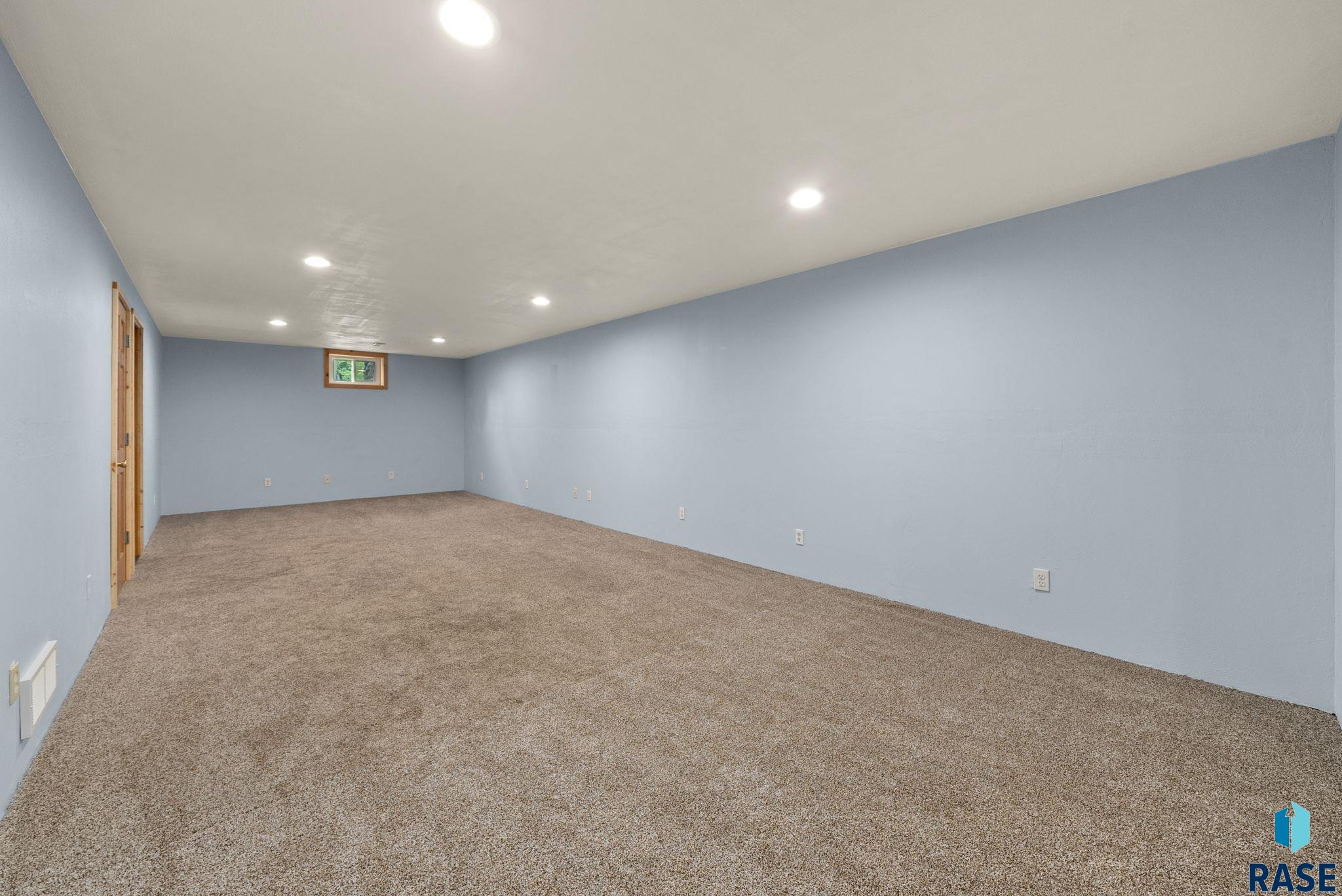 607 E 3rd St Street, Crooks, New Jersey image 20