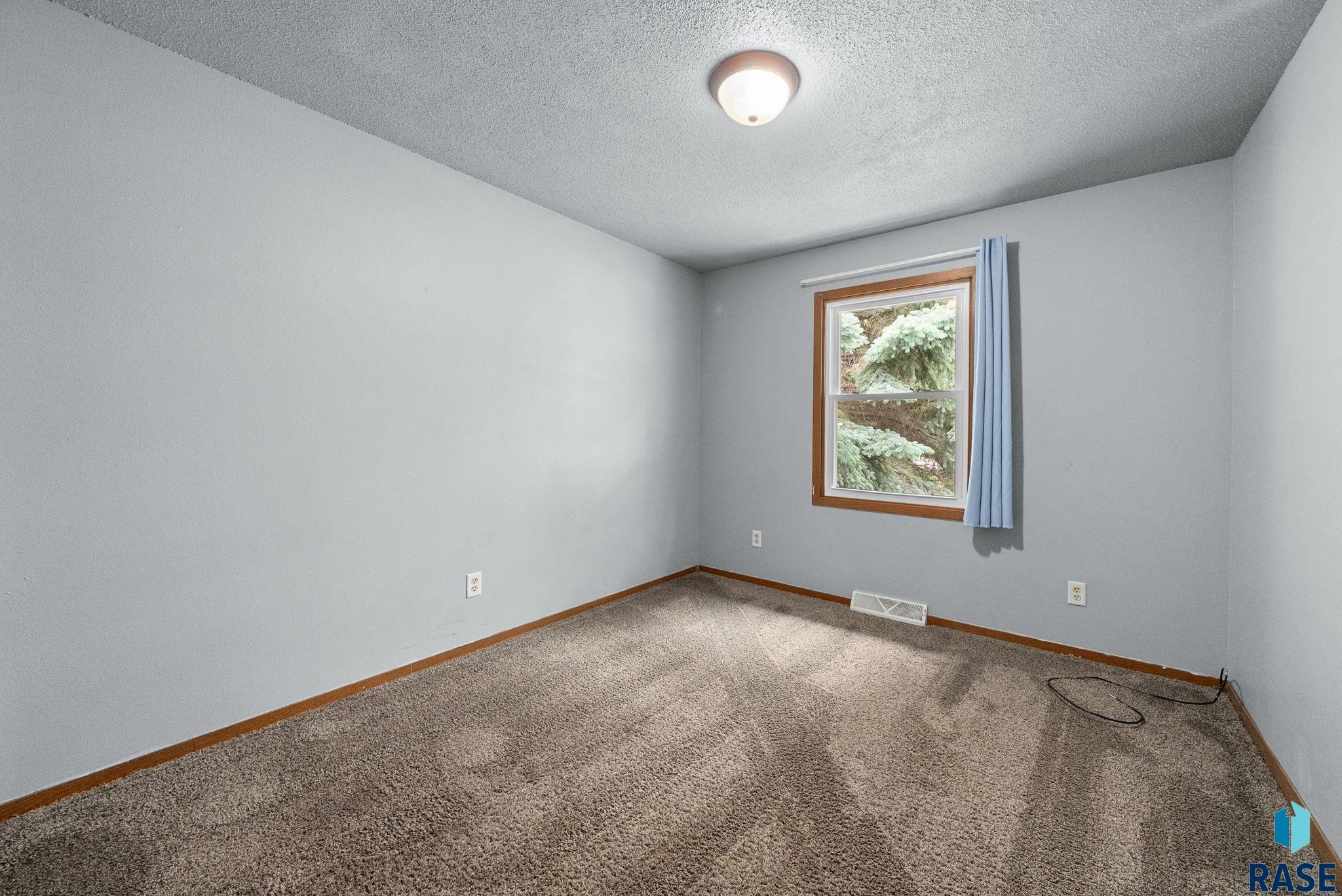 607 E 3rd St Street, Crooks, New Jersey image 16