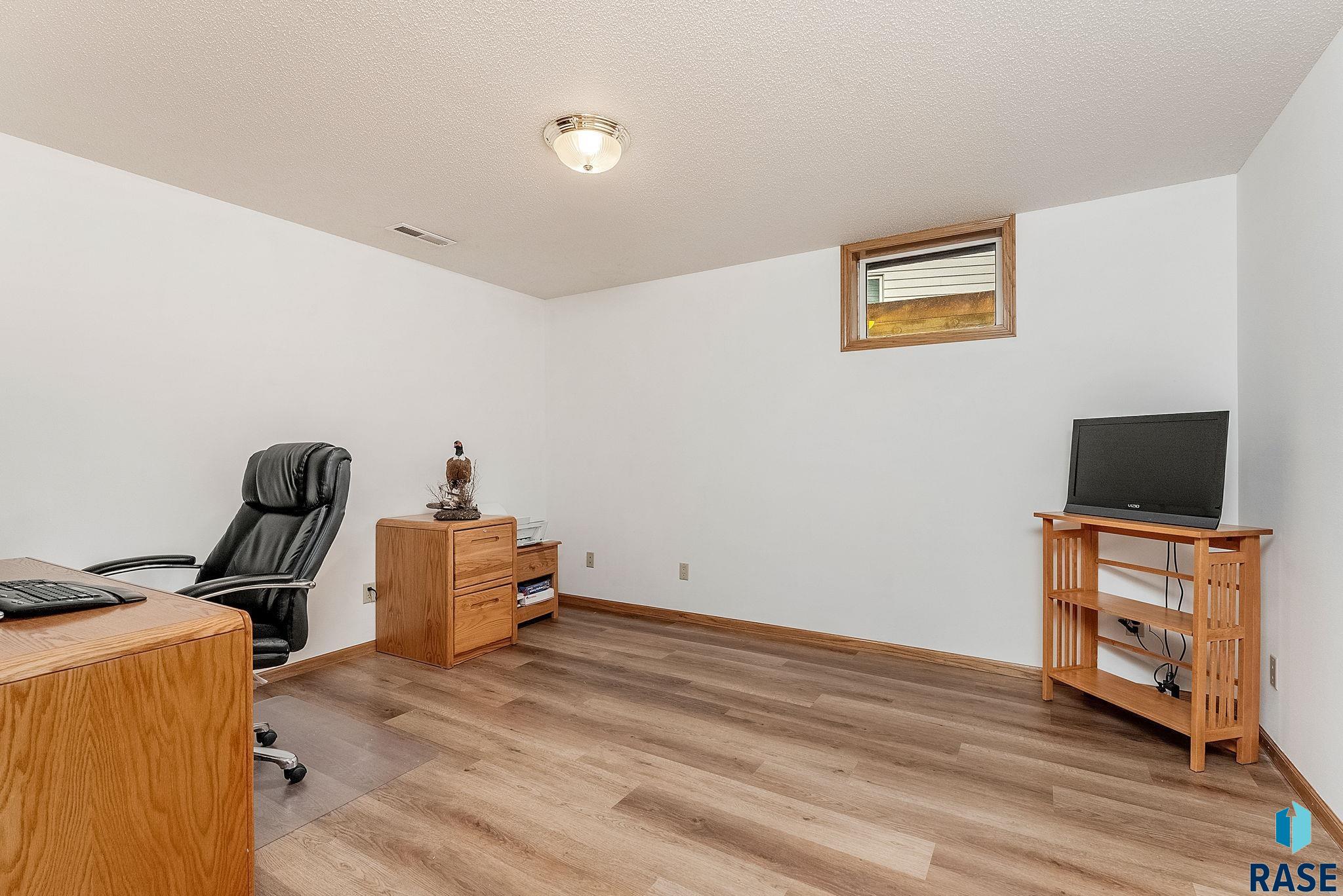 4024 S Brady Ct Court, Sioux Falls, New Jersey image 25