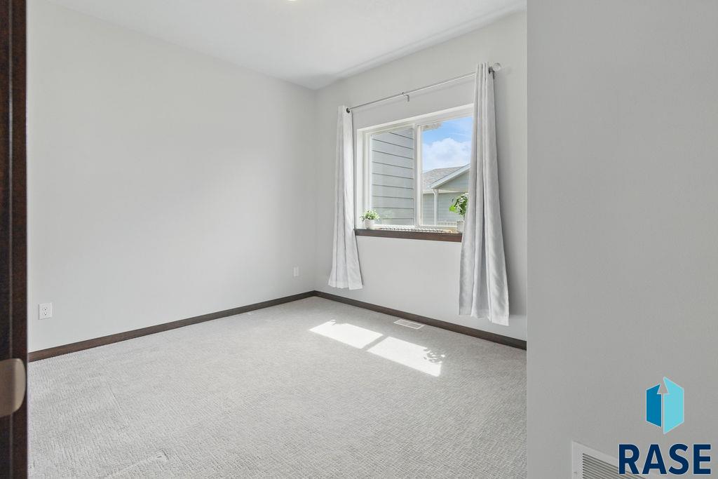 4005 S Pisidian Ave Avenue, Sioux Falls, New Jersey image 29