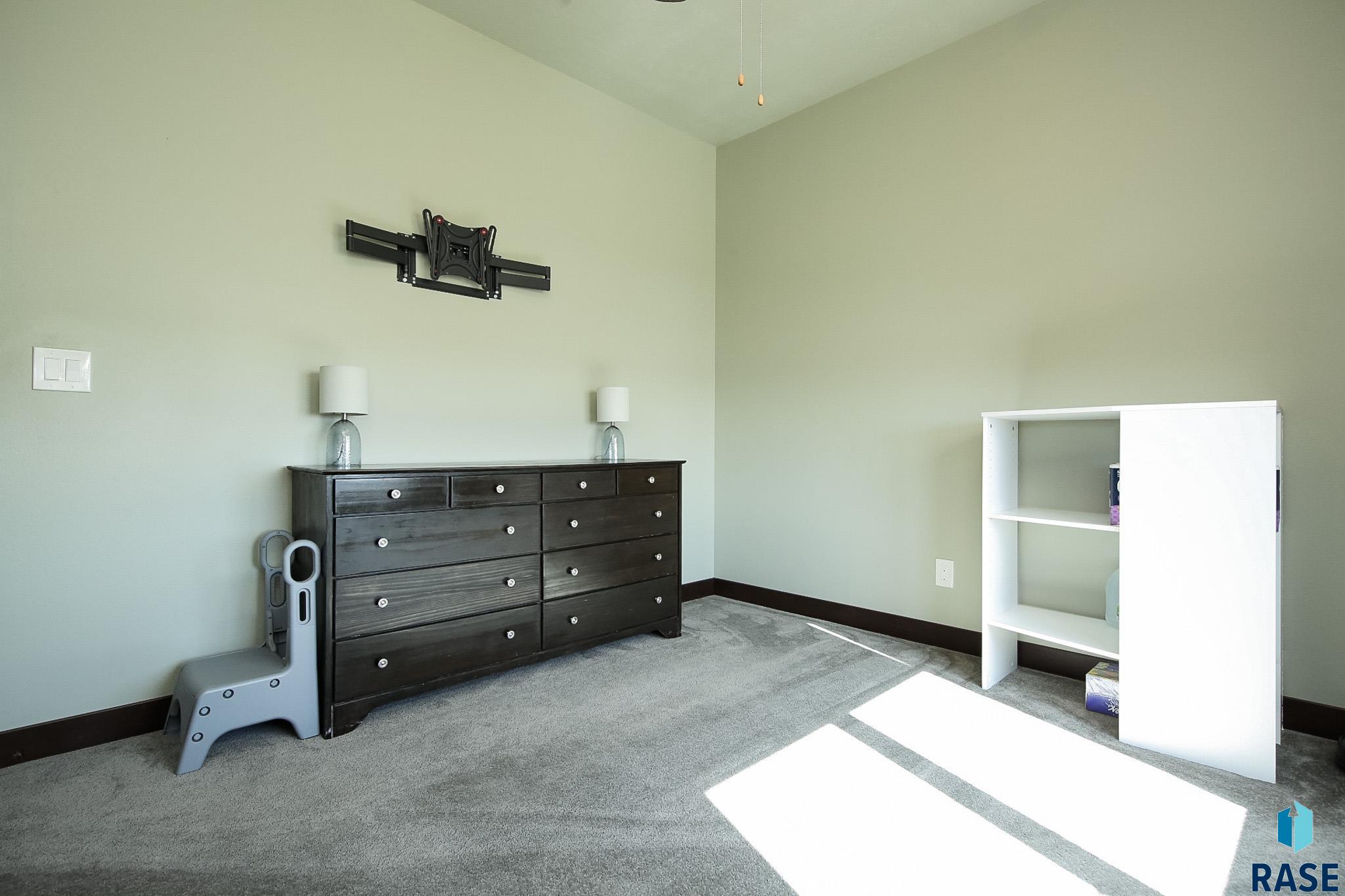 6909 E 37th St Street, Sioux Falls, South Dakota image 23