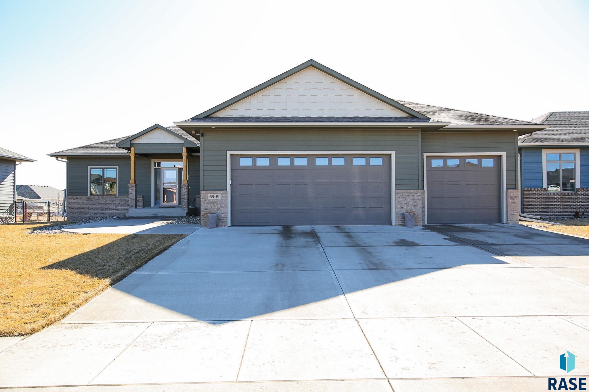6909 E 37th St Street, Sioux Falls, South Dakota image 2