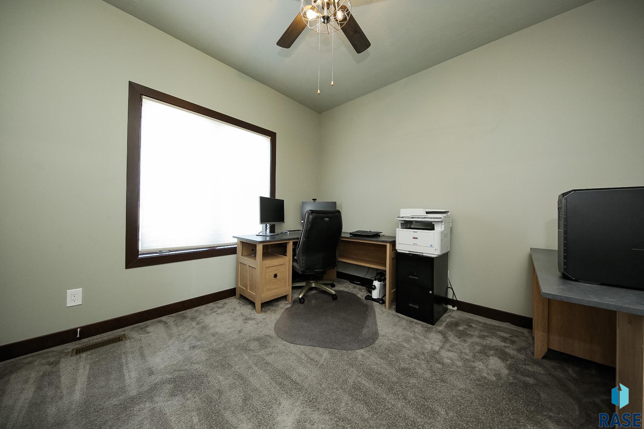 6909 E 37th St Street, Sioux Falls, South Dakota image 26