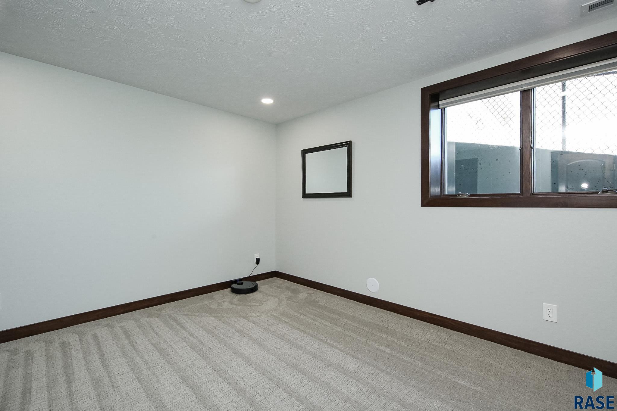 6909 E 37th St Street, Sioux Falls, South Dakota image 30