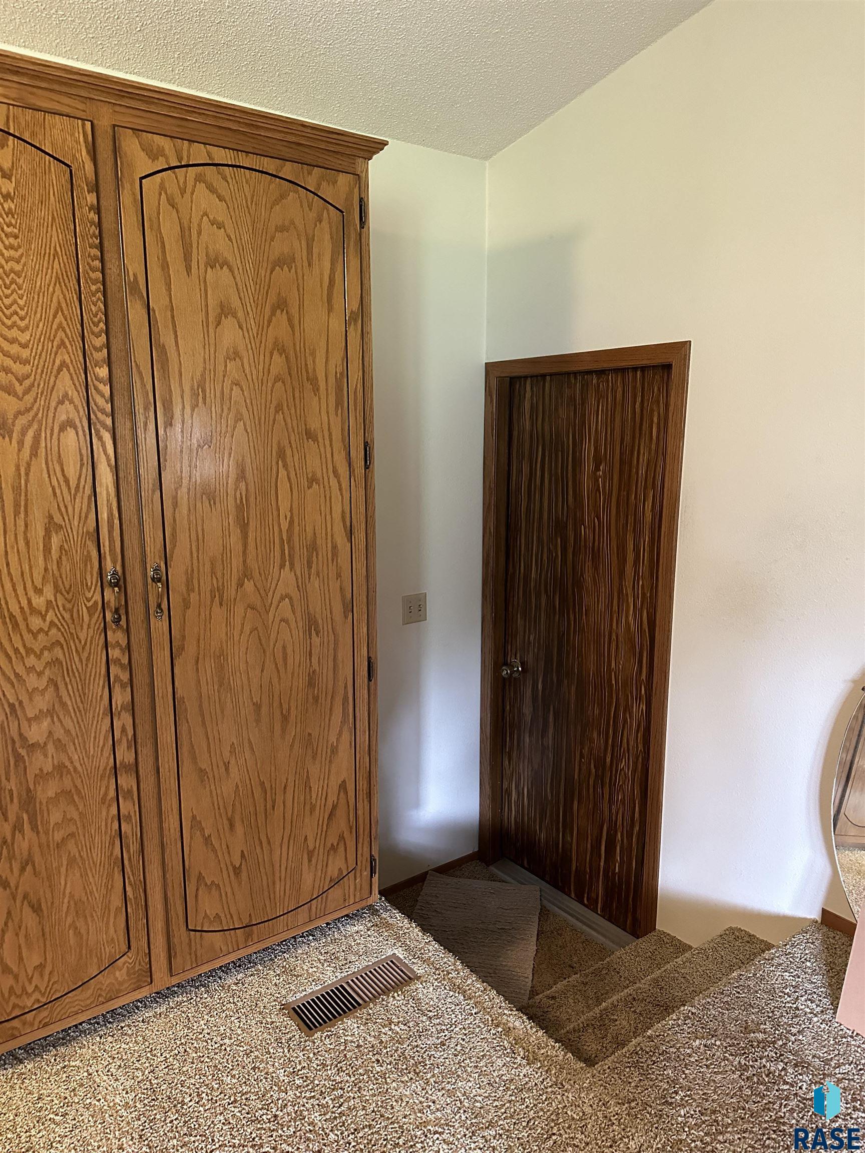 405 S Pine St Street, Menno, South Dakota image 49