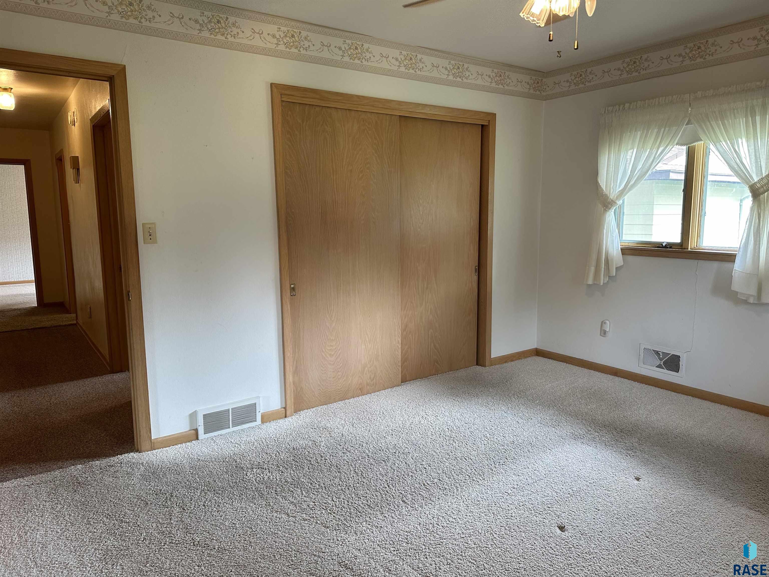 405 S Pine St Street, Menno, South Dakota image 32