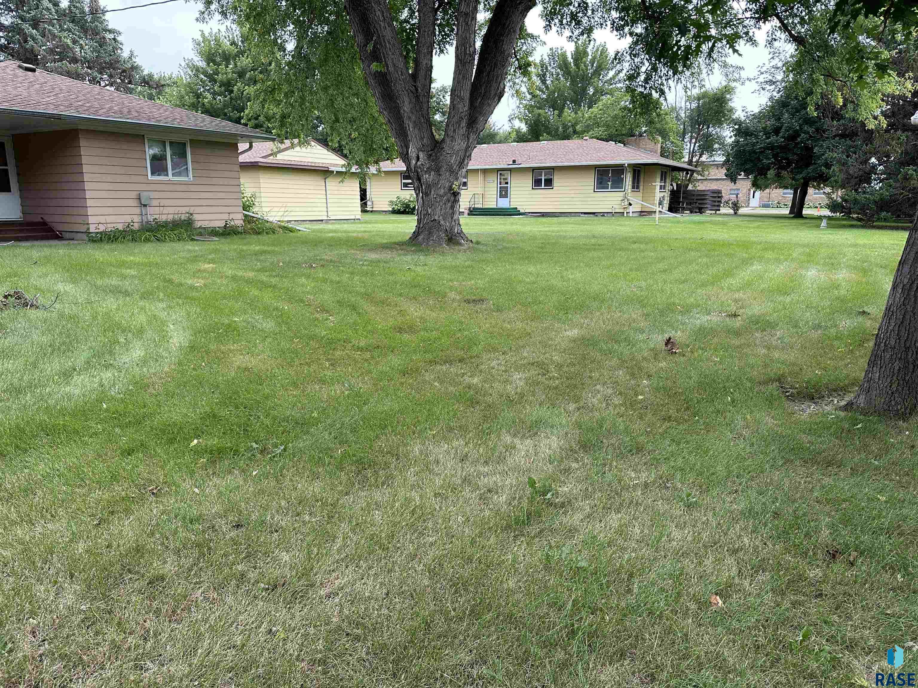 405 S Pine St Street, Menno, South Dakota image 8