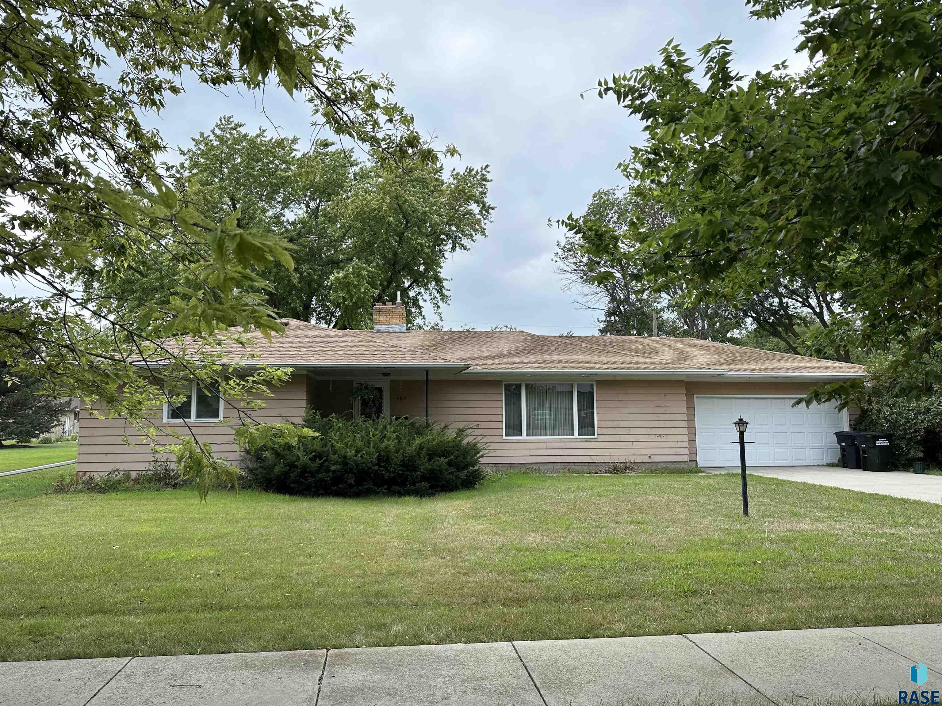 405 S Pine St Street, Menno, South Dakota image 3