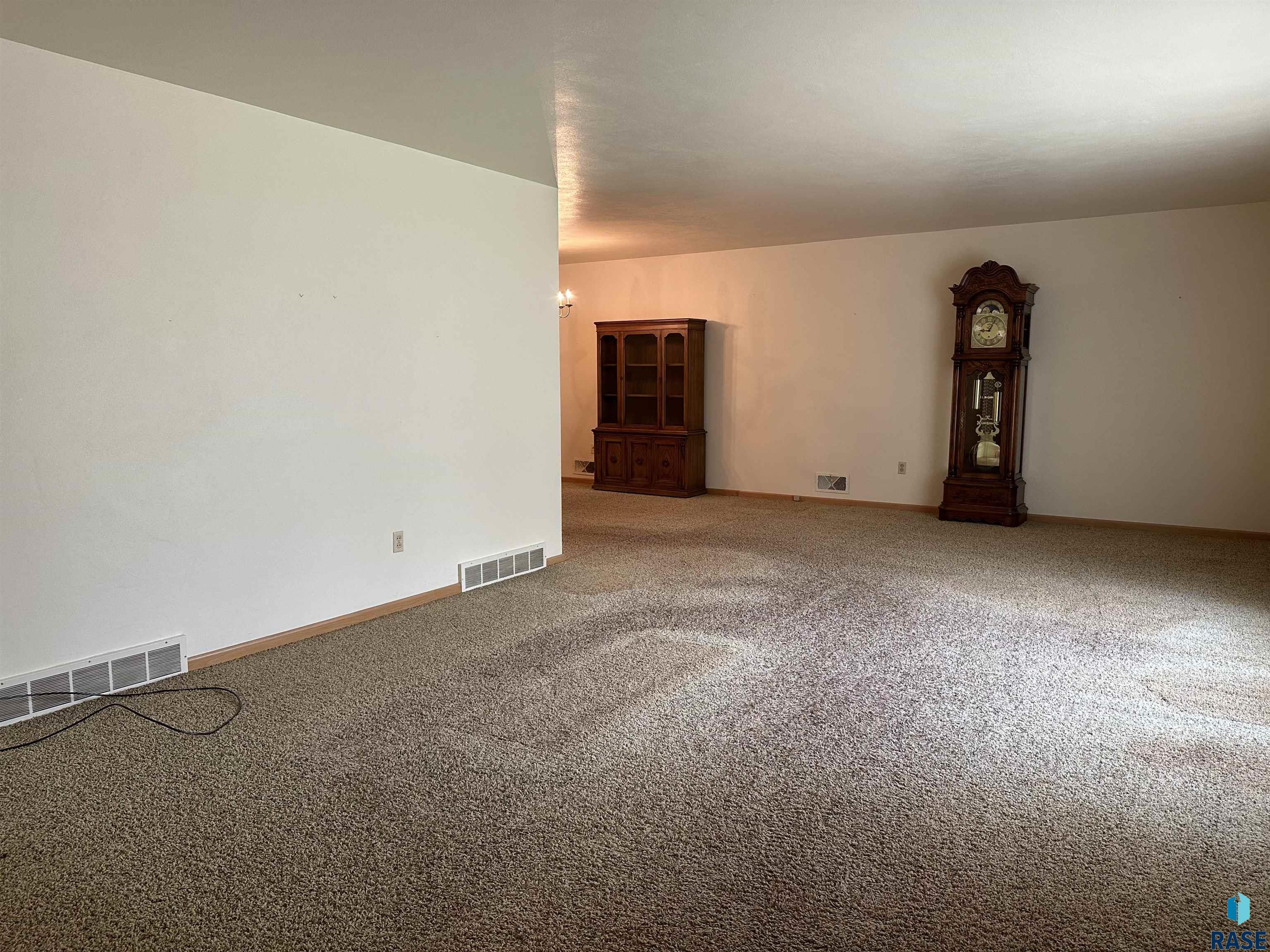 405 S Pine St Street, Menno, South Dakota image 14