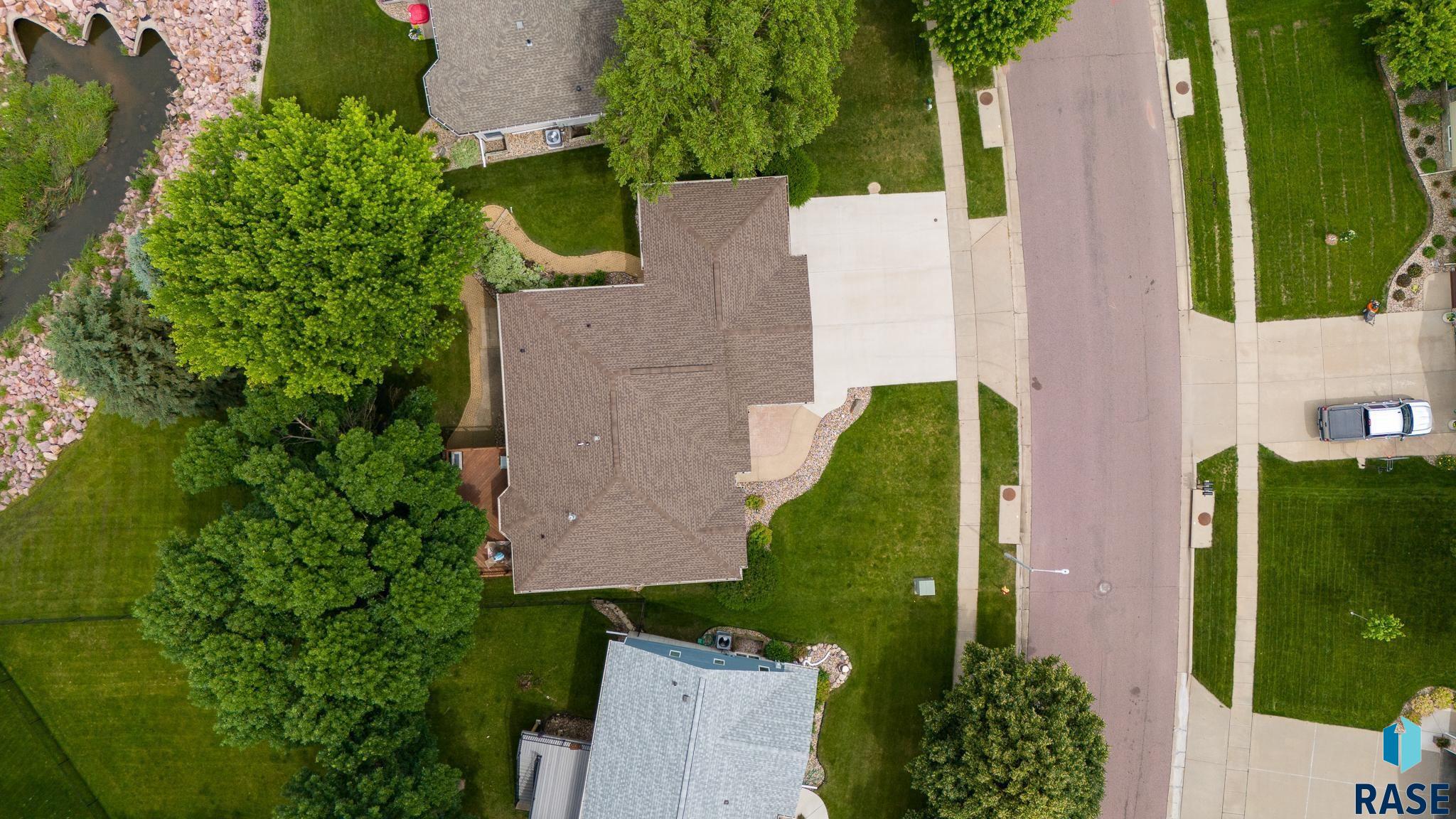 Sioux Falls, South Dakota 57106, United States, 5 Bedrooms Bedrooms, ,3 BathroomsBathrooms,Residential,Active,11639