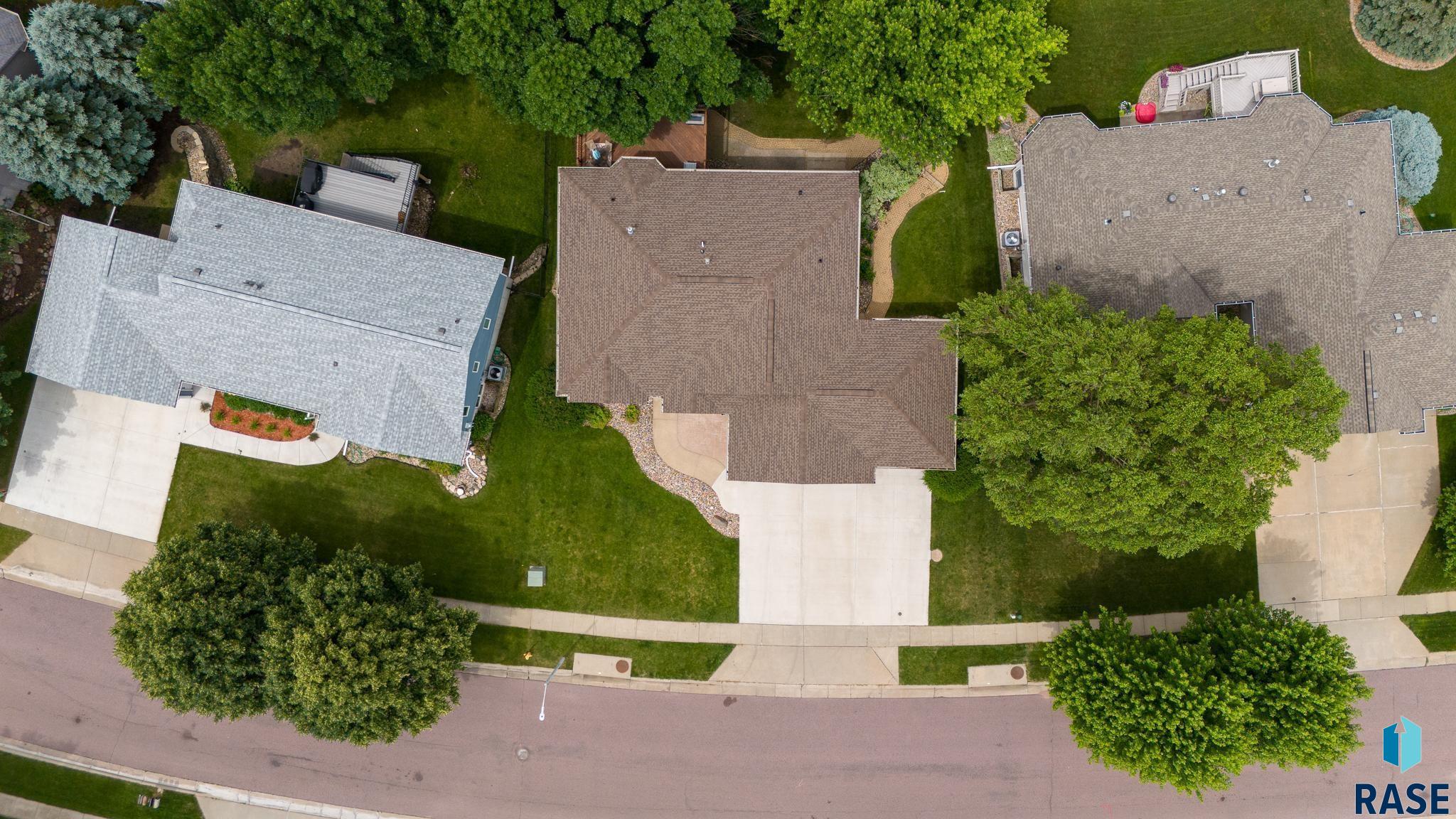 Sioux Falls, South Dakota 57106, United States, 5 Bedrooms Bedrooms, ,3 BathroomsBathrooms,Residential,Active,11639