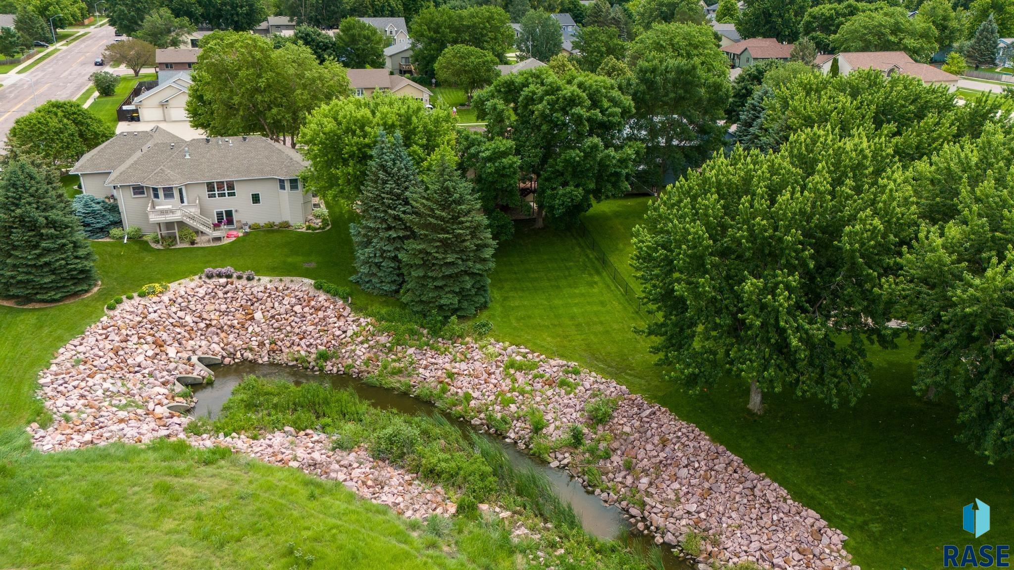Sioux Falls, South Dakota 57106, United States, 5 Bedrooms Bedrooms, ,3 BathroomsBathrooms,Residential,Active,11639