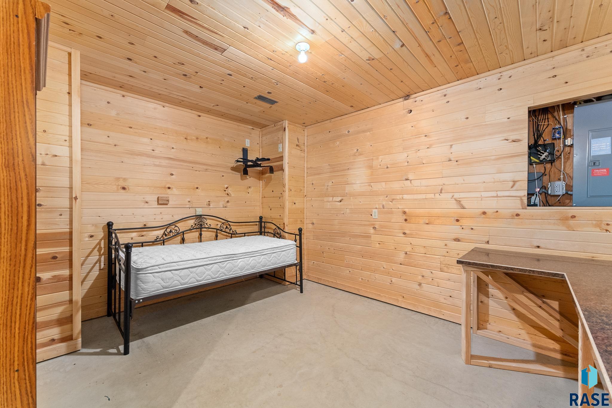 Sioux Falls, South Dakota 57106, United States, 5 Bedrooms Bedrooms, ,3 BathroomsBathrooms,Residential,Active,11639