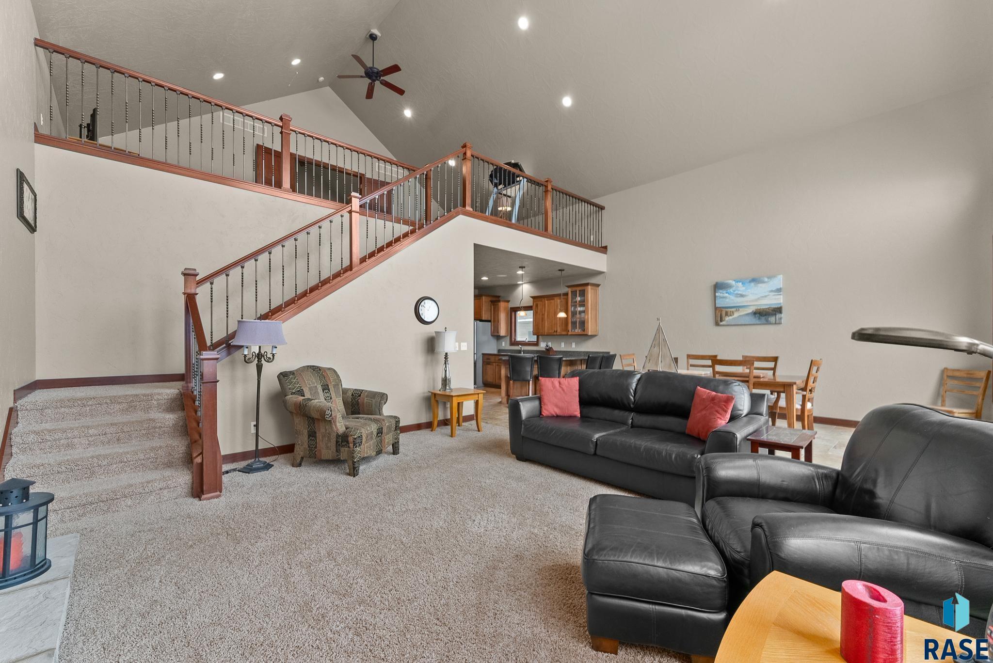 220 Best Point Dr Drive, Madison, South Dakota image 13